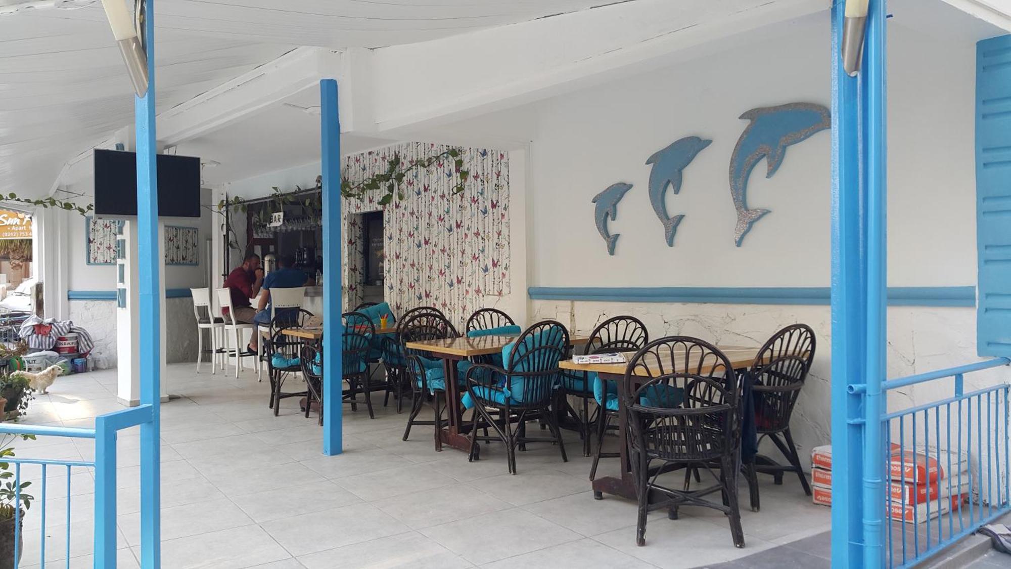 Delphin Side