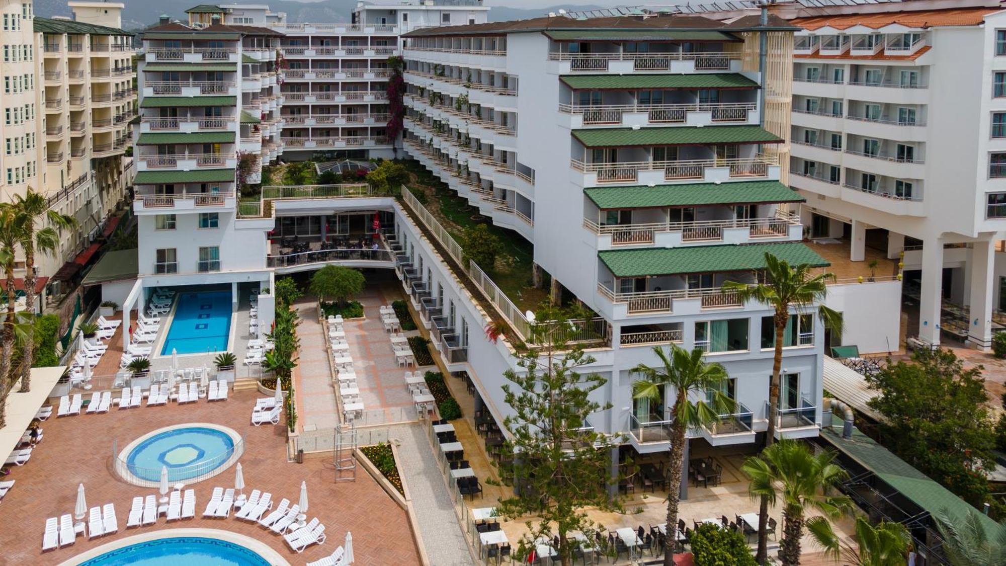 Hotel Holiday Park Resort