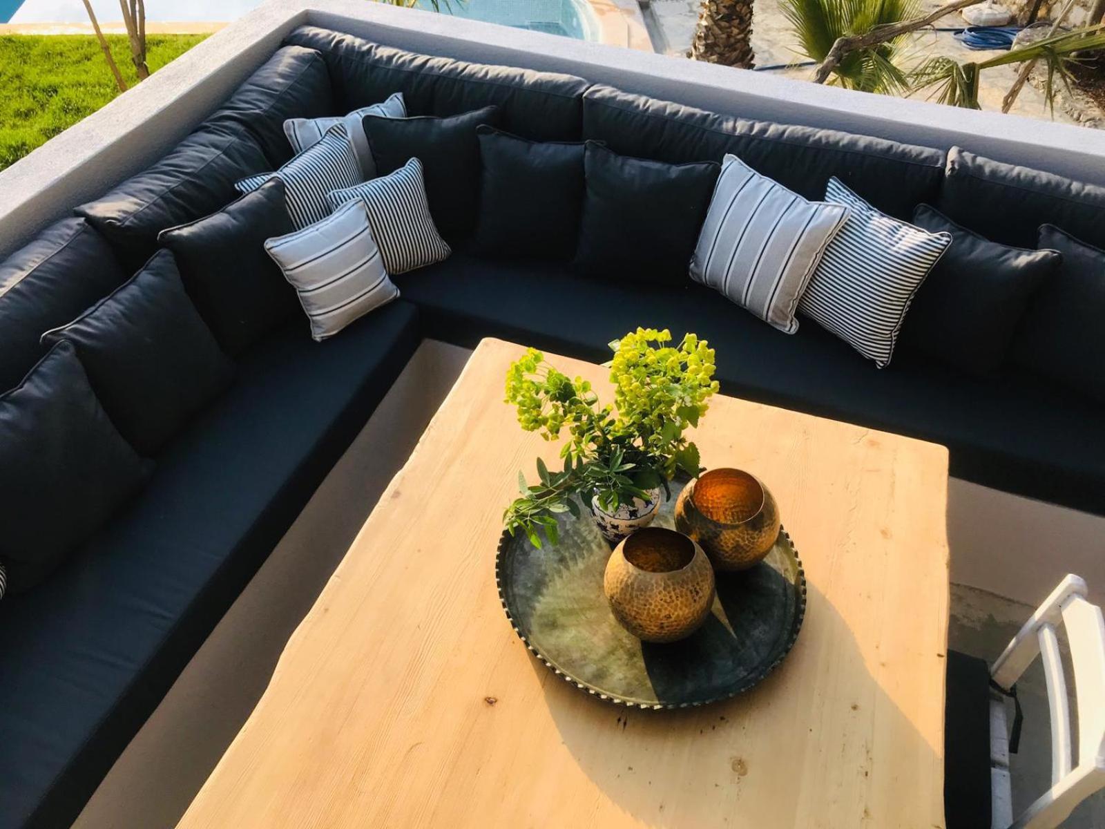 Lodge Kale - Adult Only + 15 *