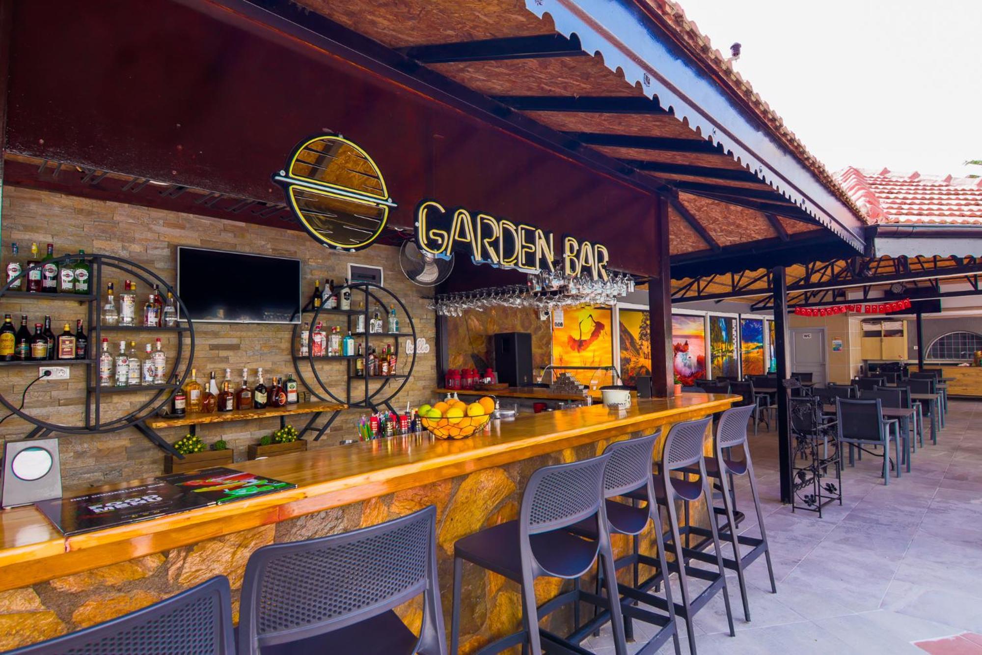 Hotel New Garden *