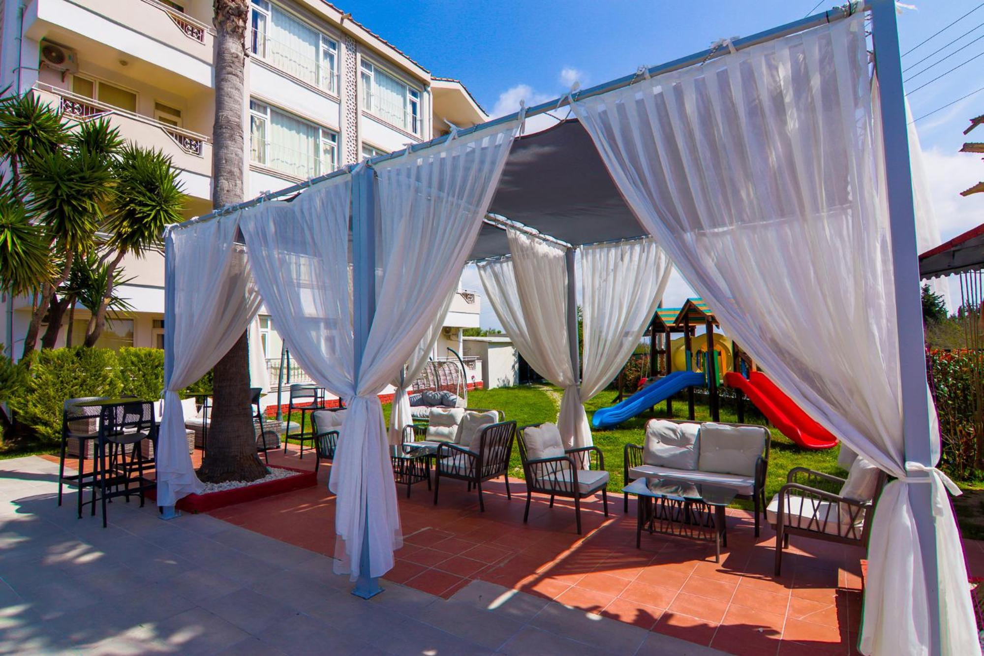 Hotel New Garden *