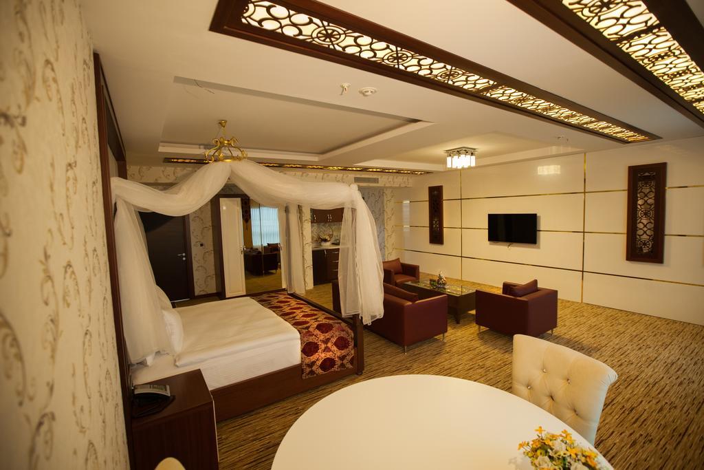 Mitannia Regency Hotel 4*