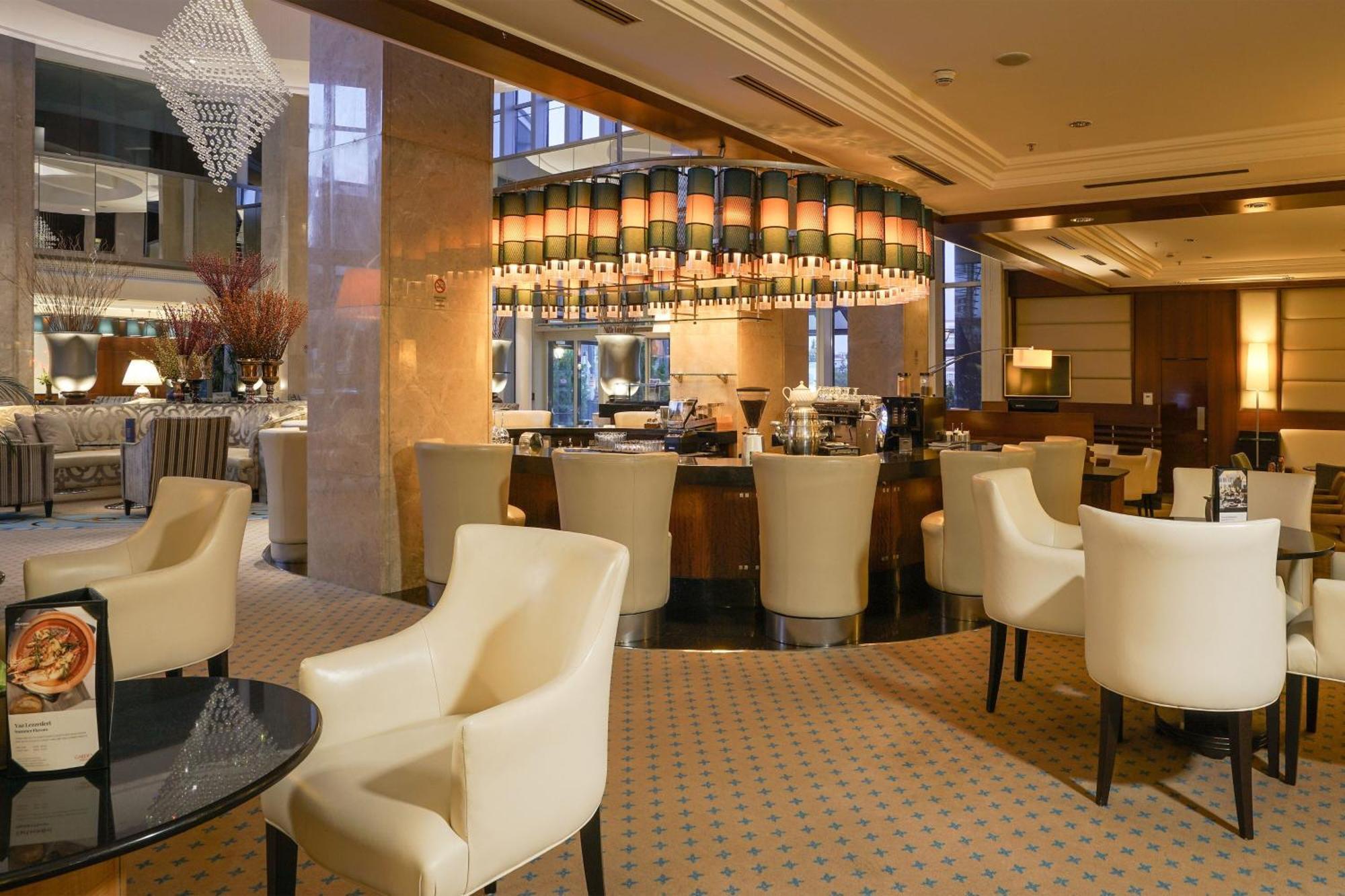 Hotel Sheraton & Convention Center