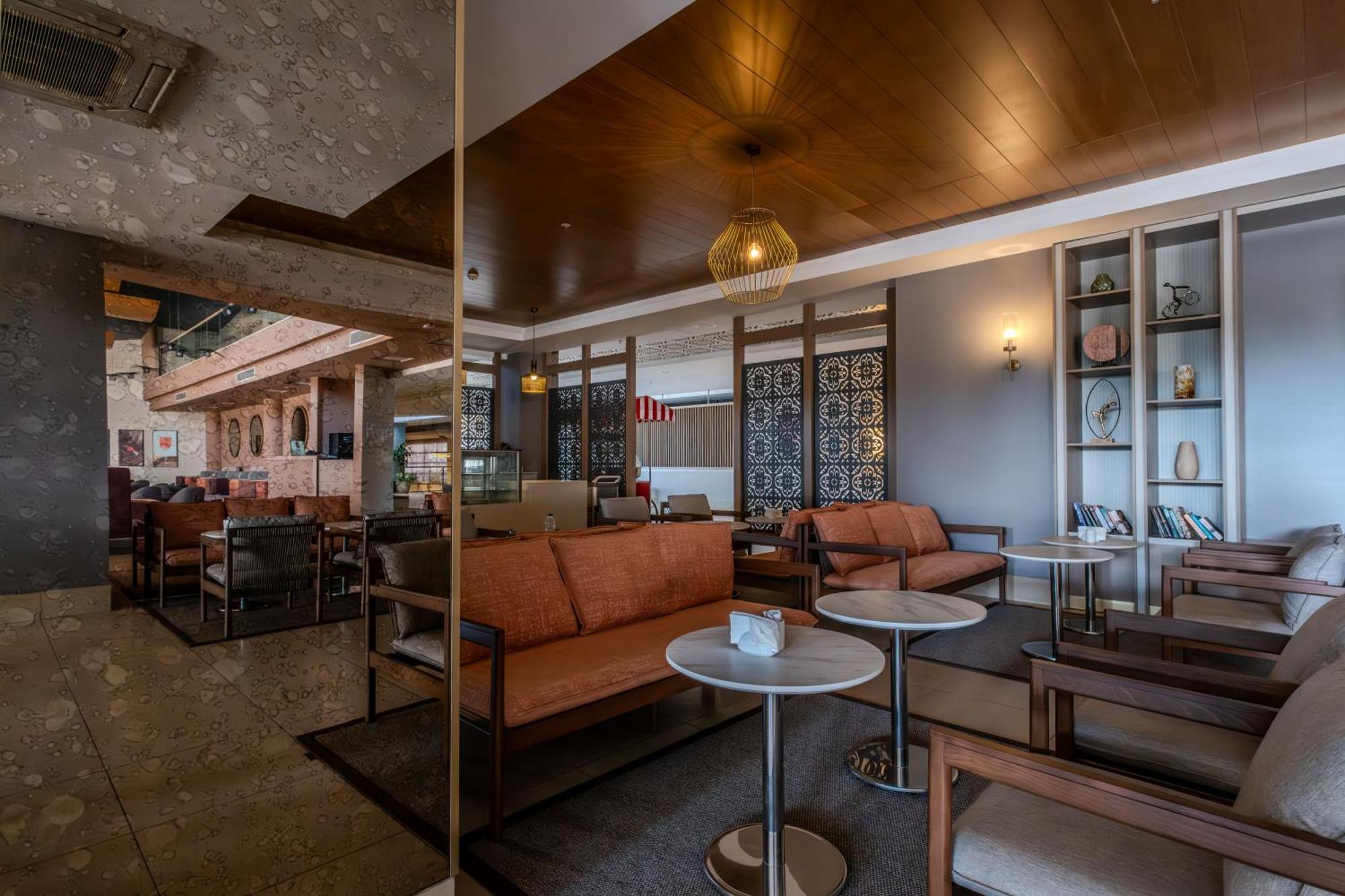 Barut Goia 5* Side