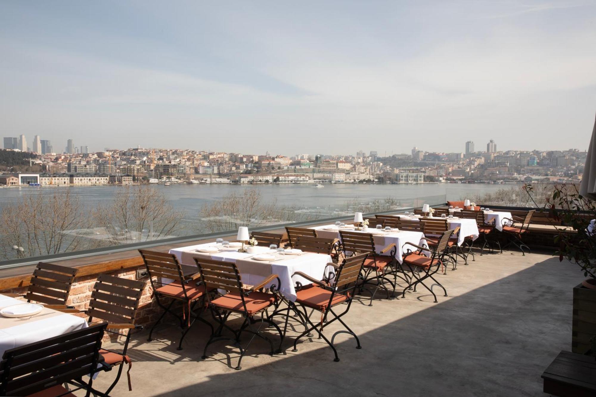 Old Colorful Balat Petrion Hotel Istanbul
