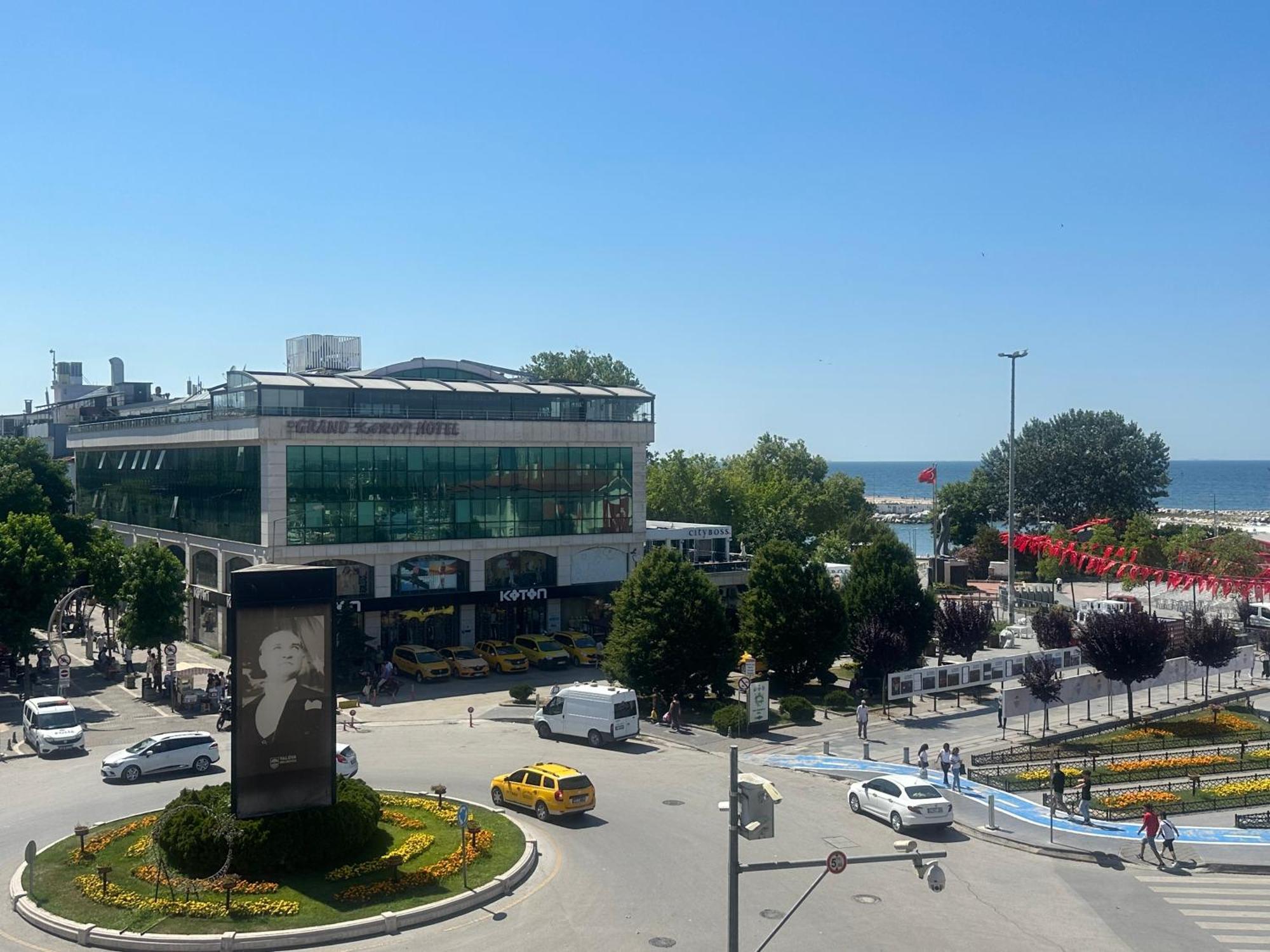 Hotel Grand Karot 3*