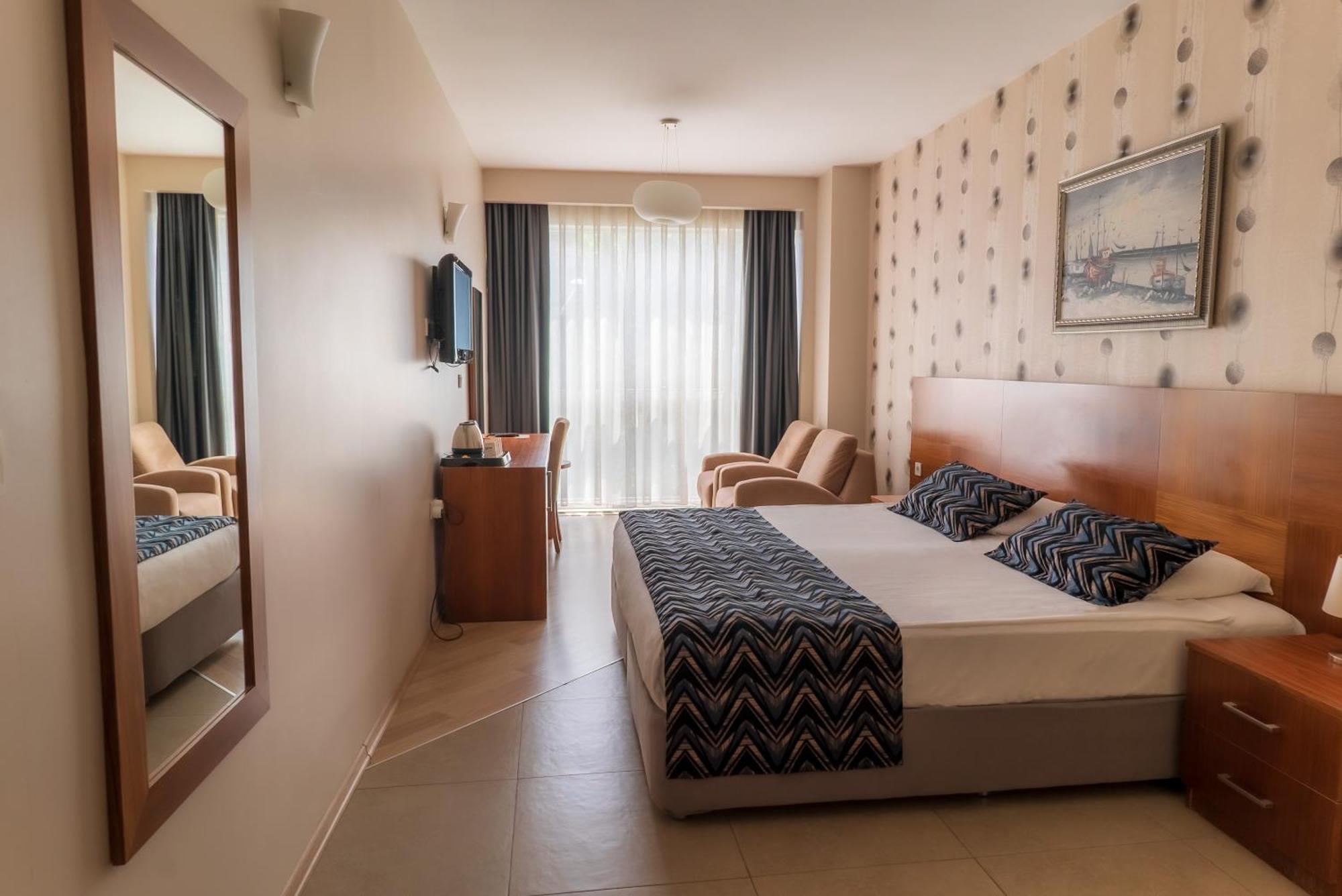 Hotel Grand Karot