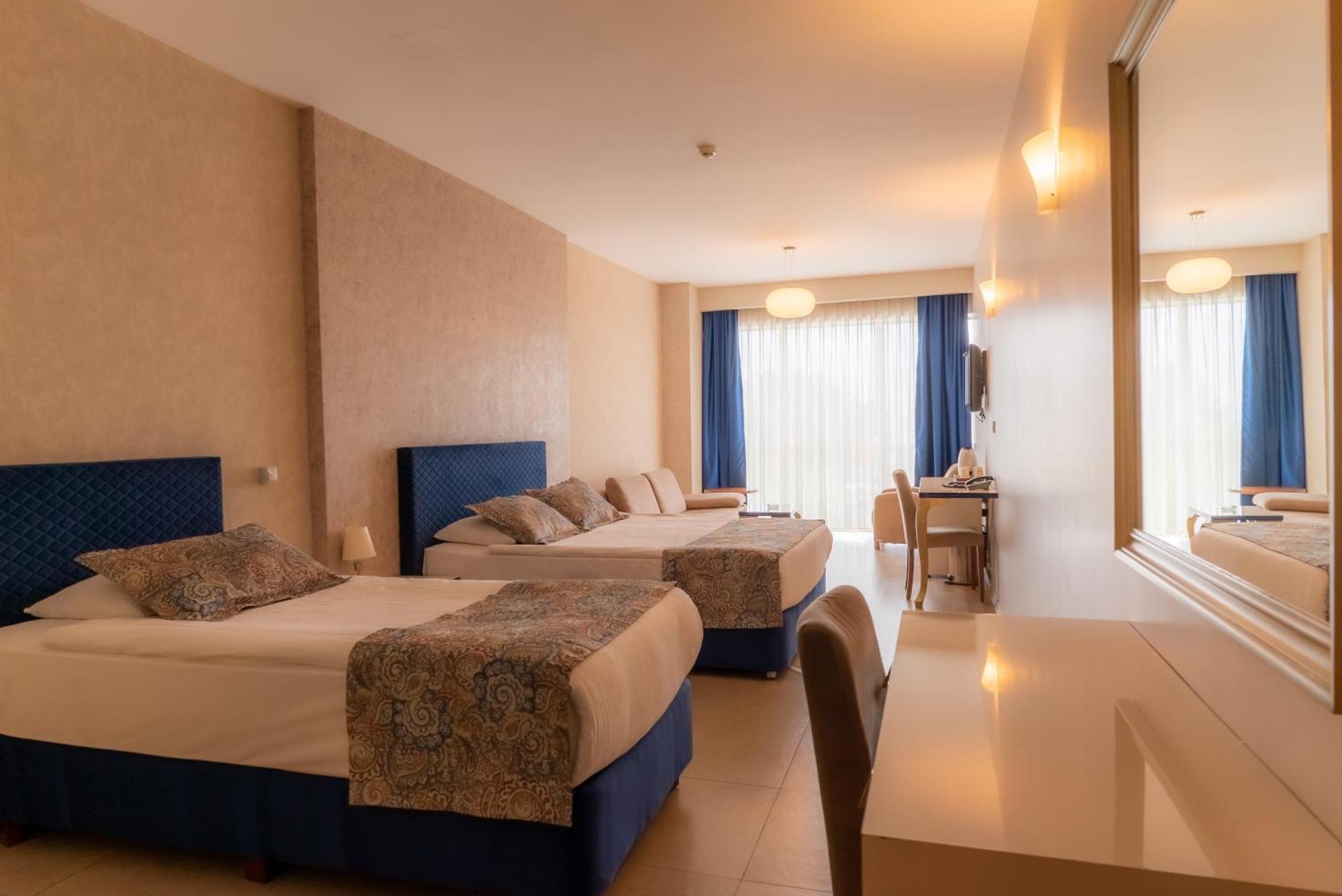 Hotel Grand Karot 3*