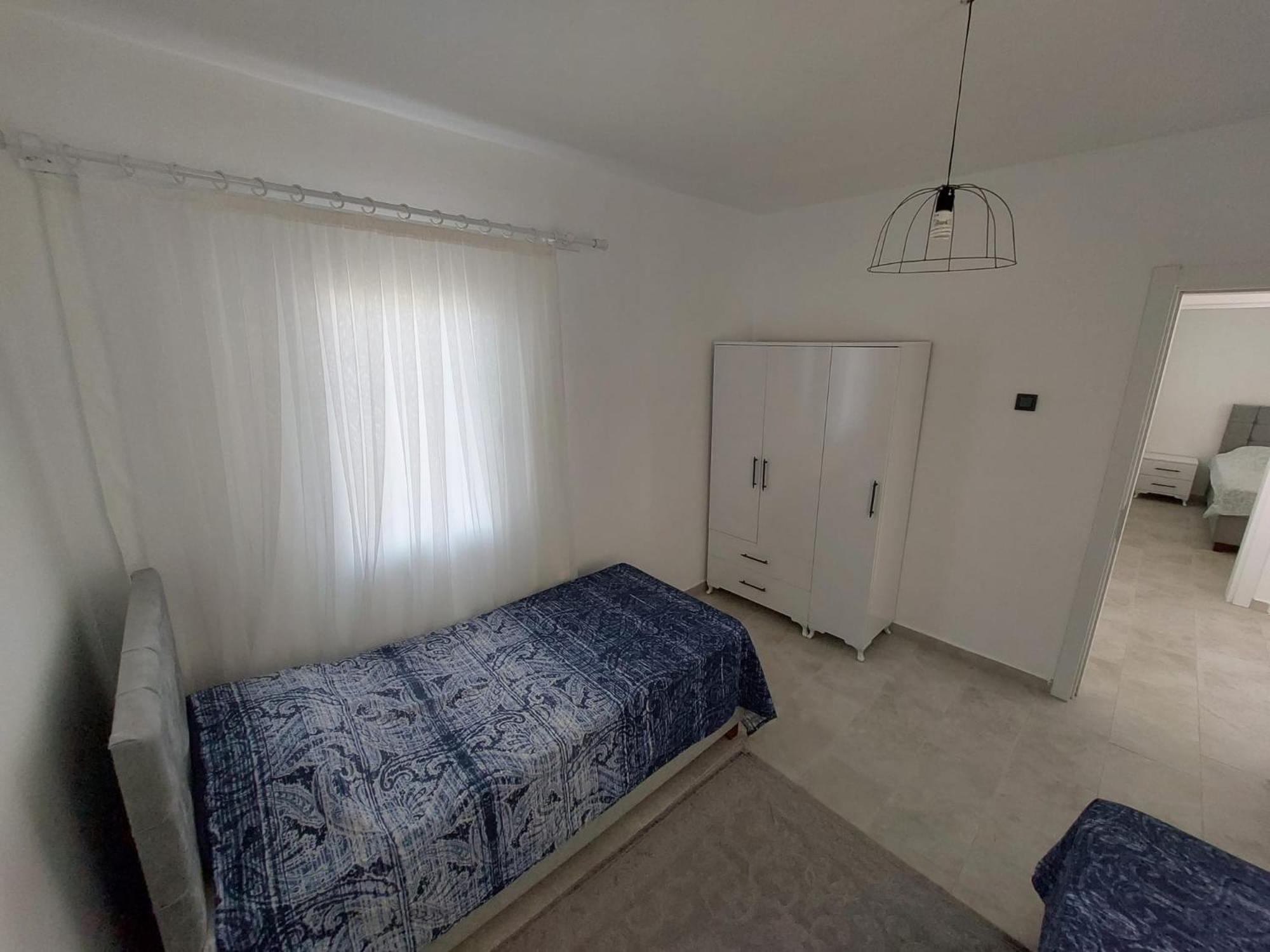Guendogan Koyu Havuzlu Site Bodrum