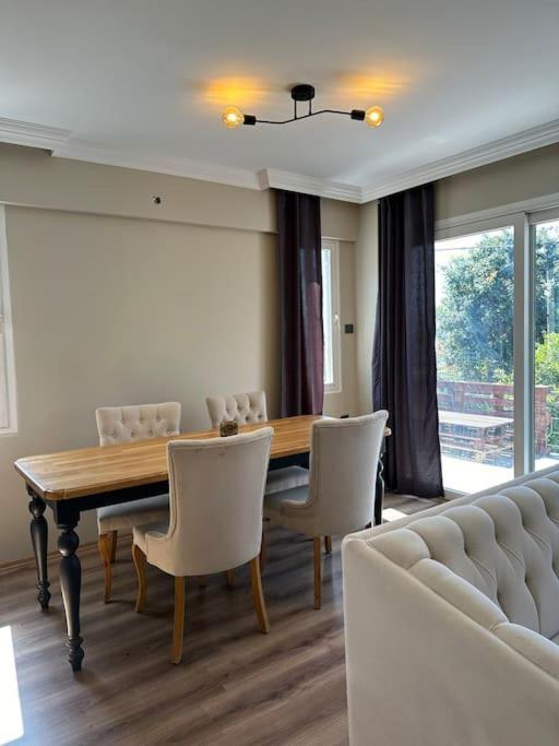 Merkezde Denize 5dk Modern Villa Kusadasi