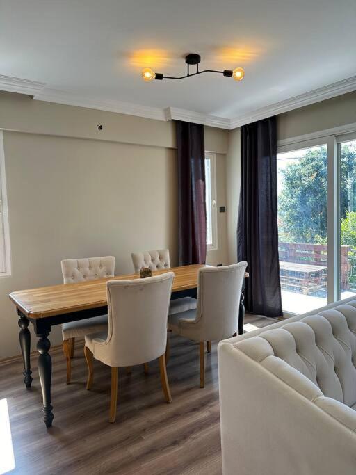 Villa Merkezde Denize 5dk Modern