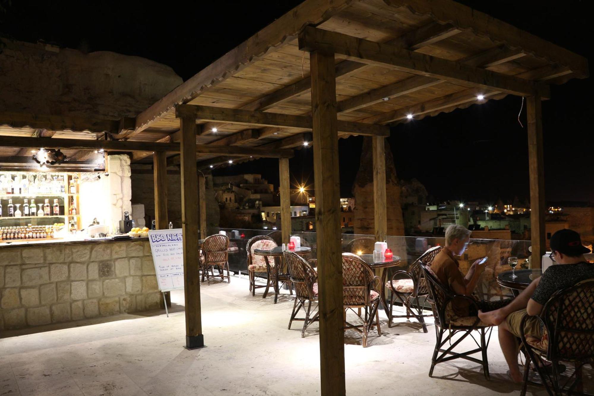 Hotel Shoestring Cave House