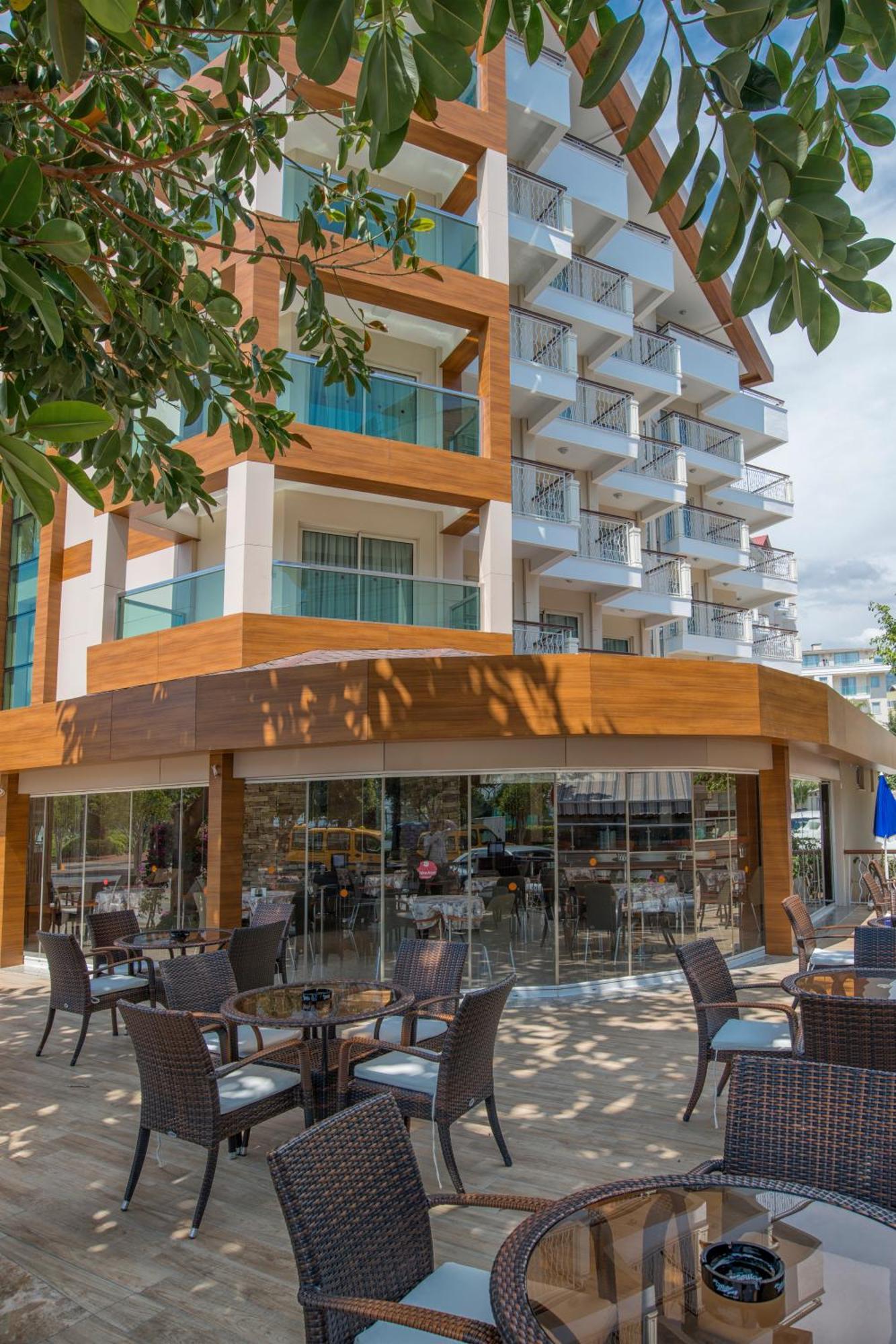 Riviera & Hotel