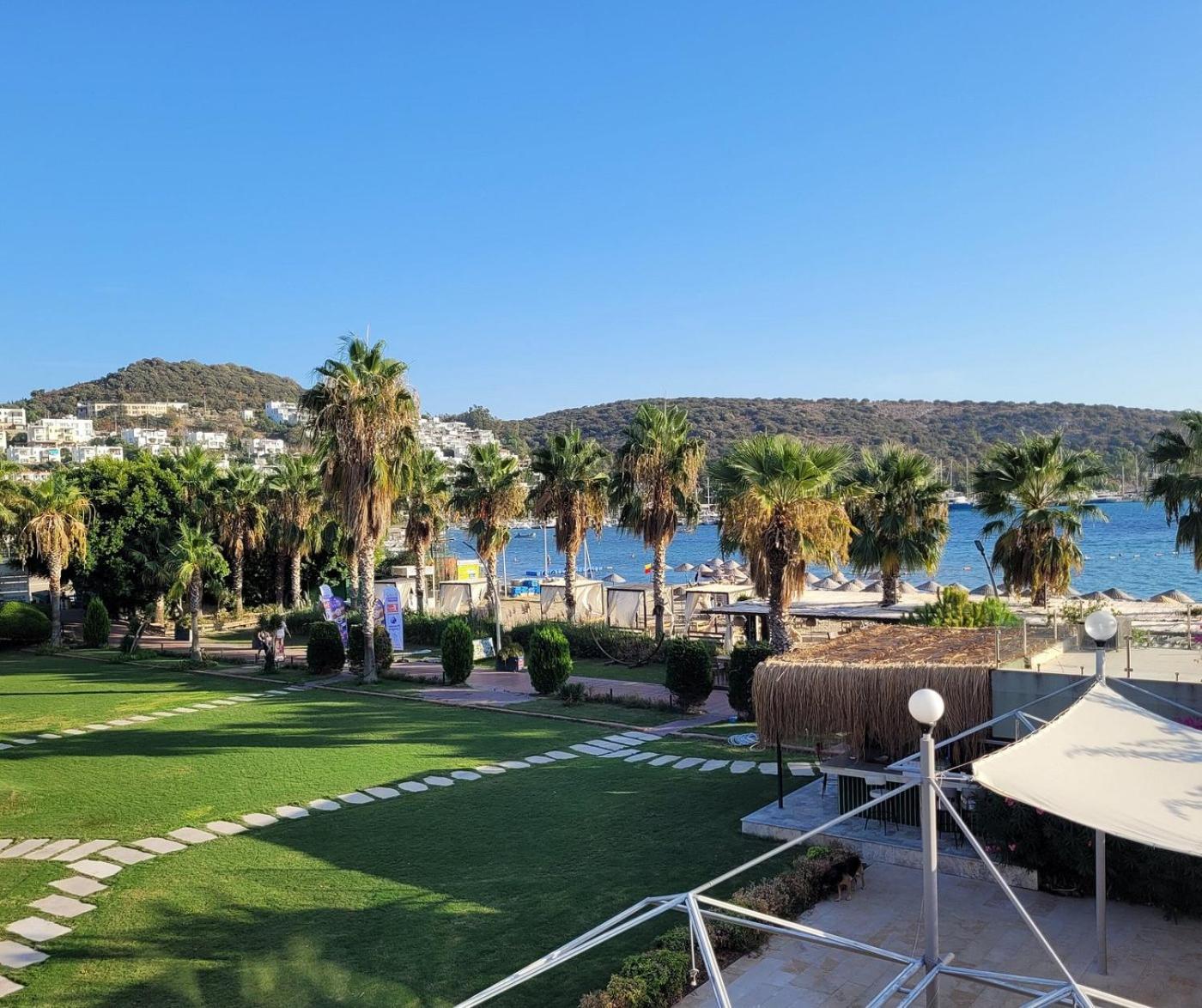 Hotel Ambrosia &