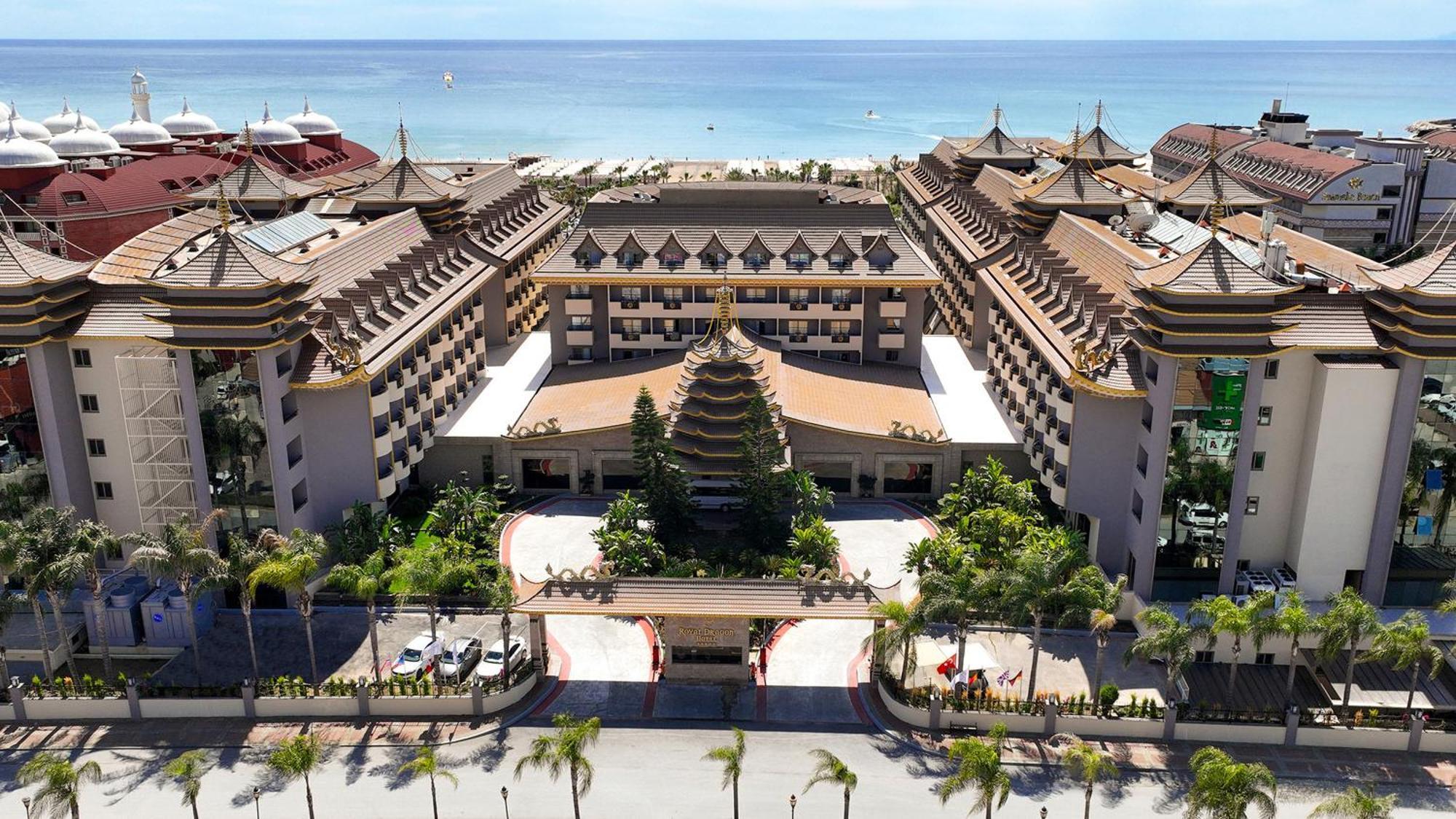 Resort Royal Dragon Side