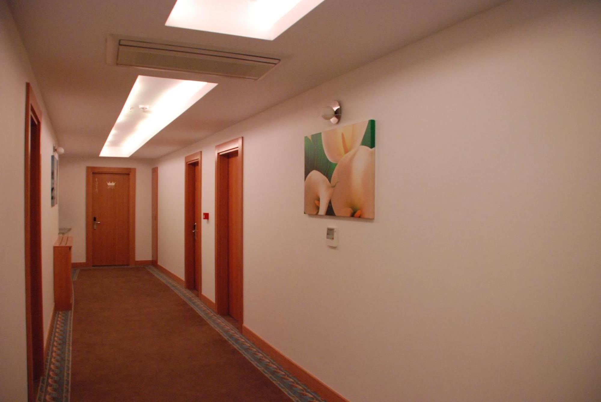 Golden Hotel