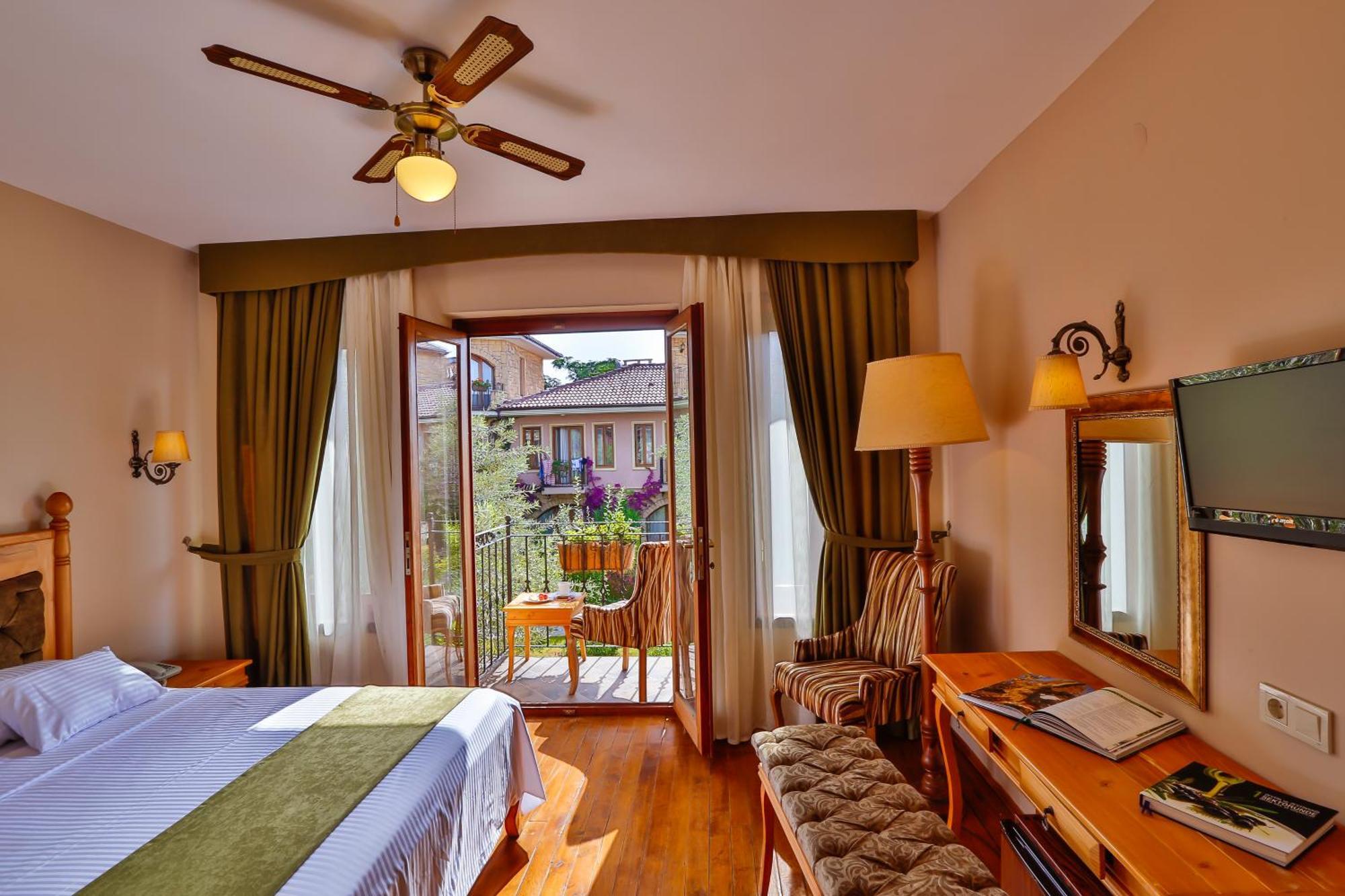 Palace Olive Odore 3*