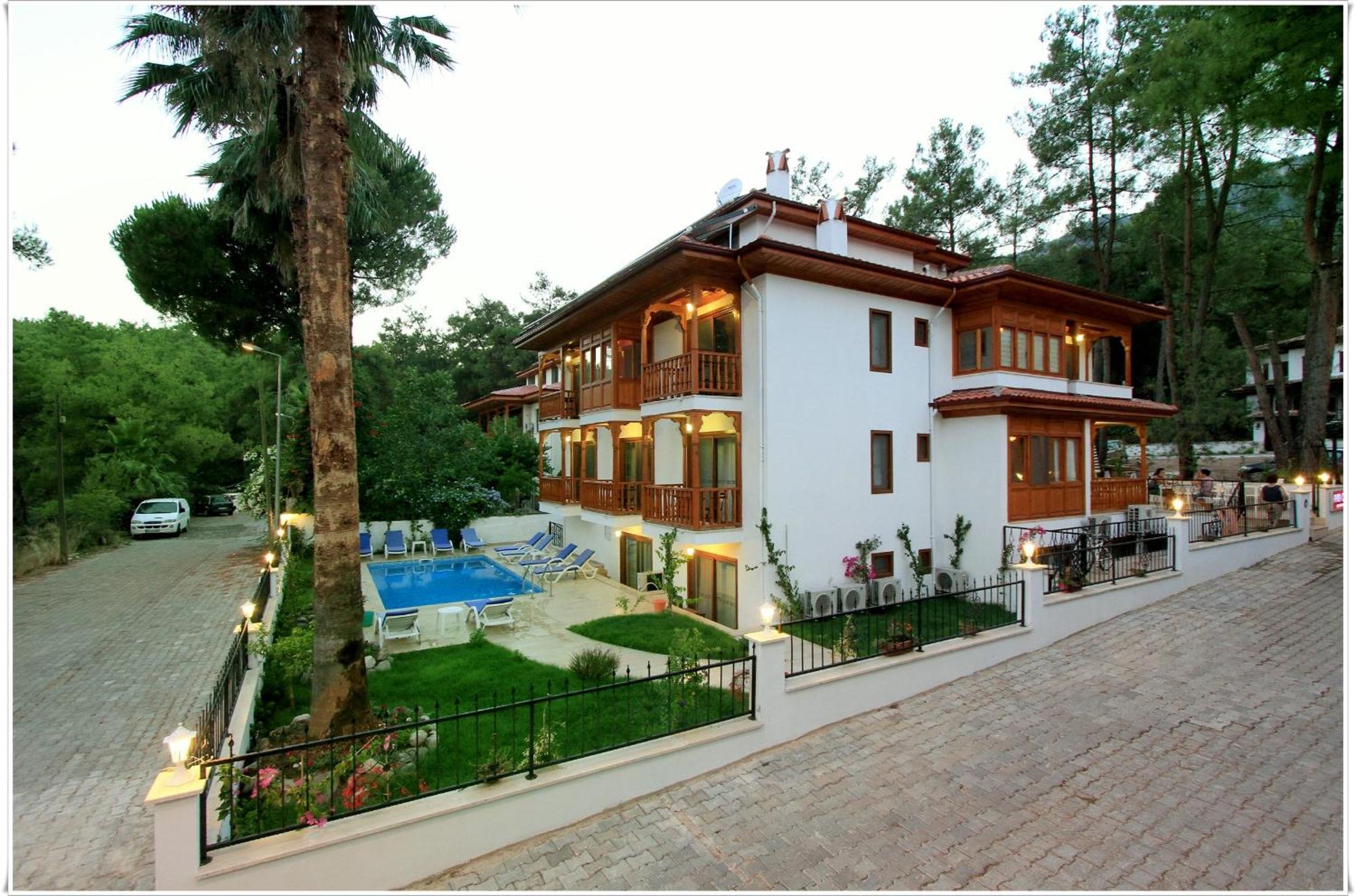 Hotel Ayka *