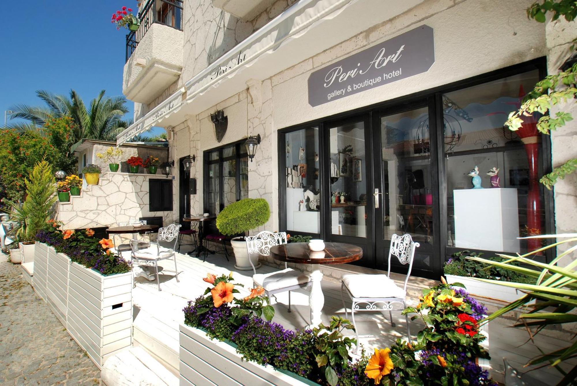 Peri Art Hotel 2*