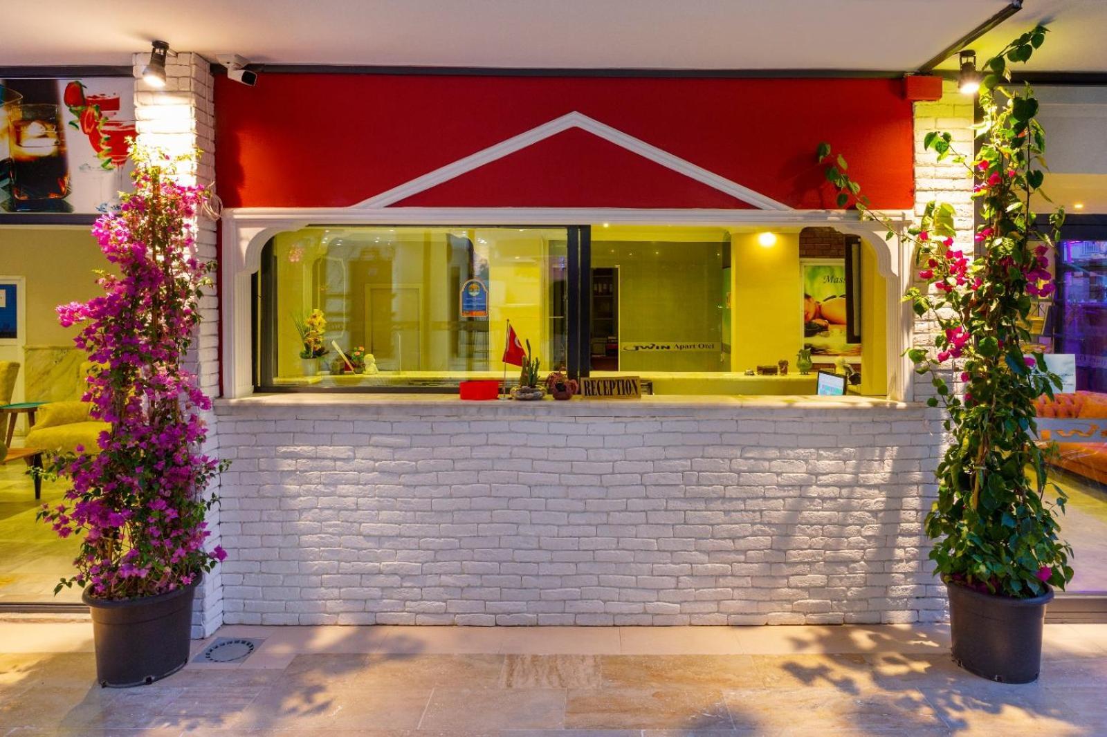 Aparthotel Twin Apart 3*