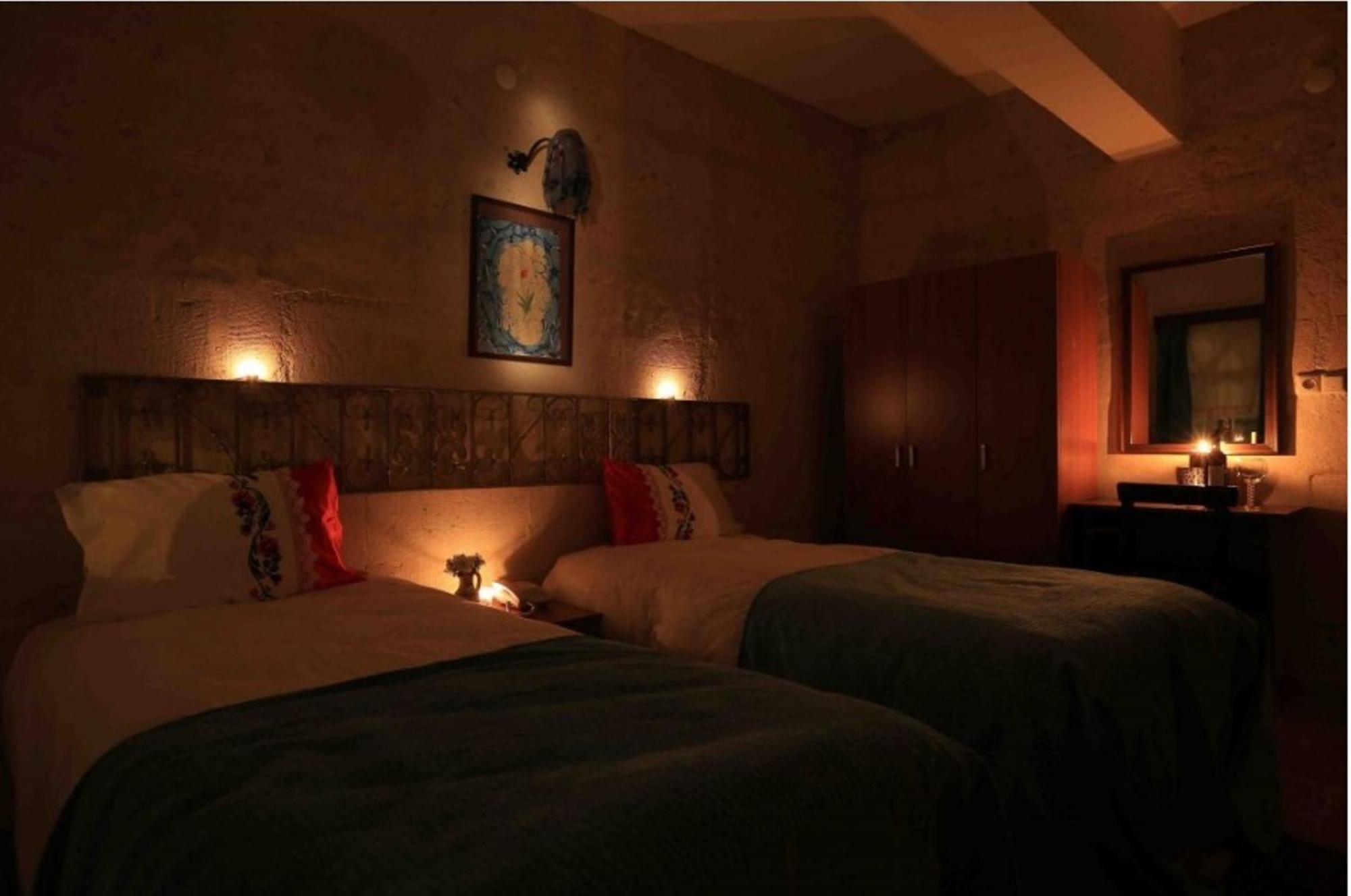 Jerveni Cave Hotel 2*