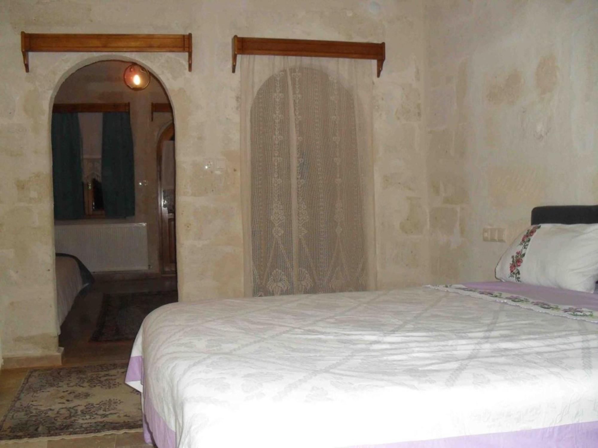 Hotel Jerveni Cave