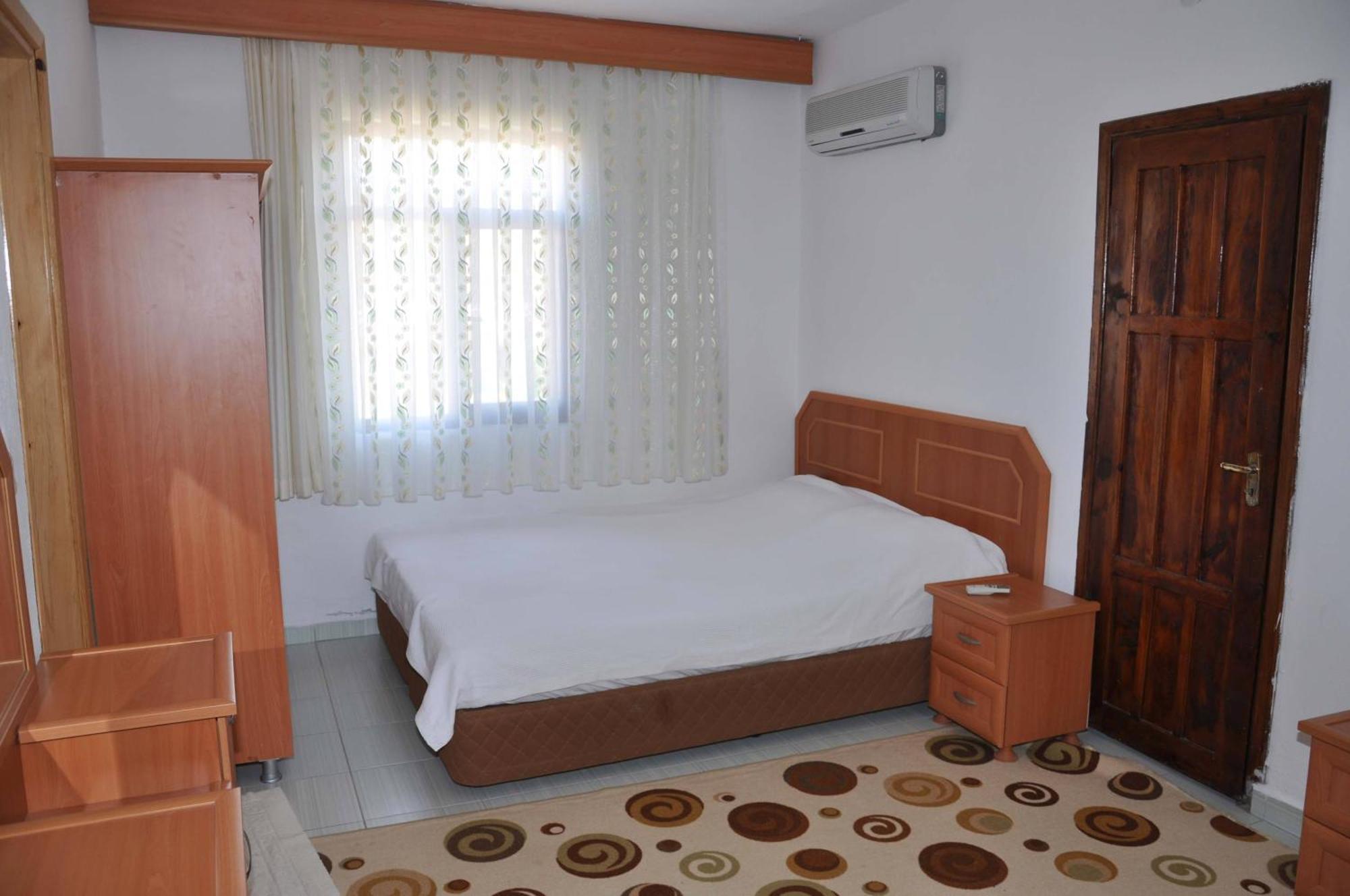 Jet Hotel
