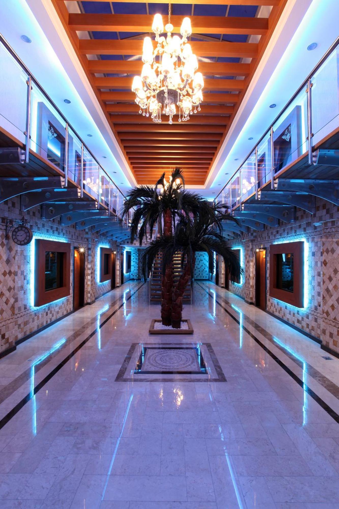 Arya Sakarya 3*