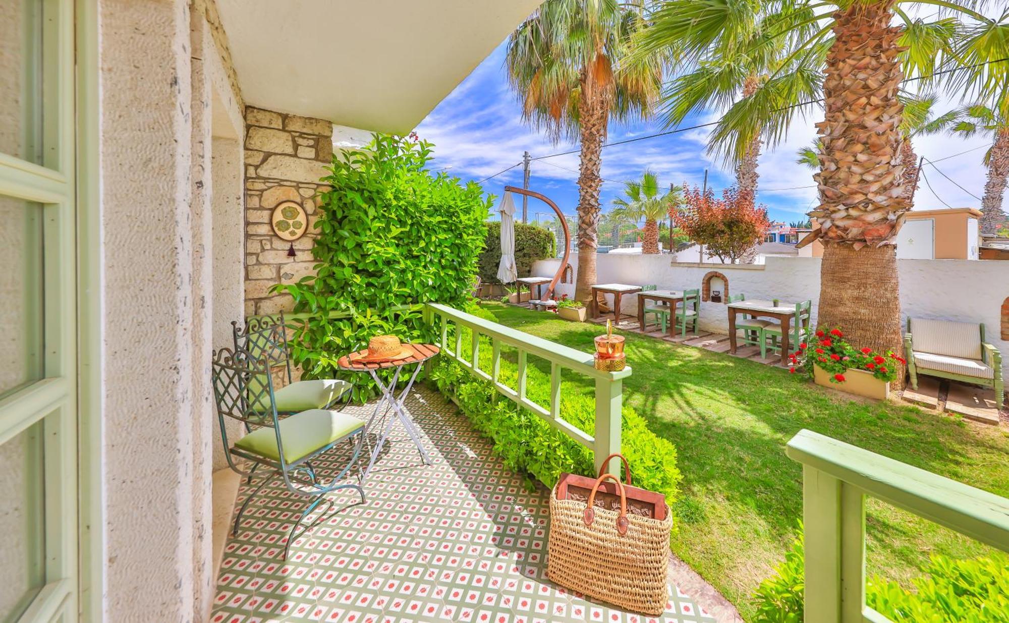 Palas Alacati - Adult Only