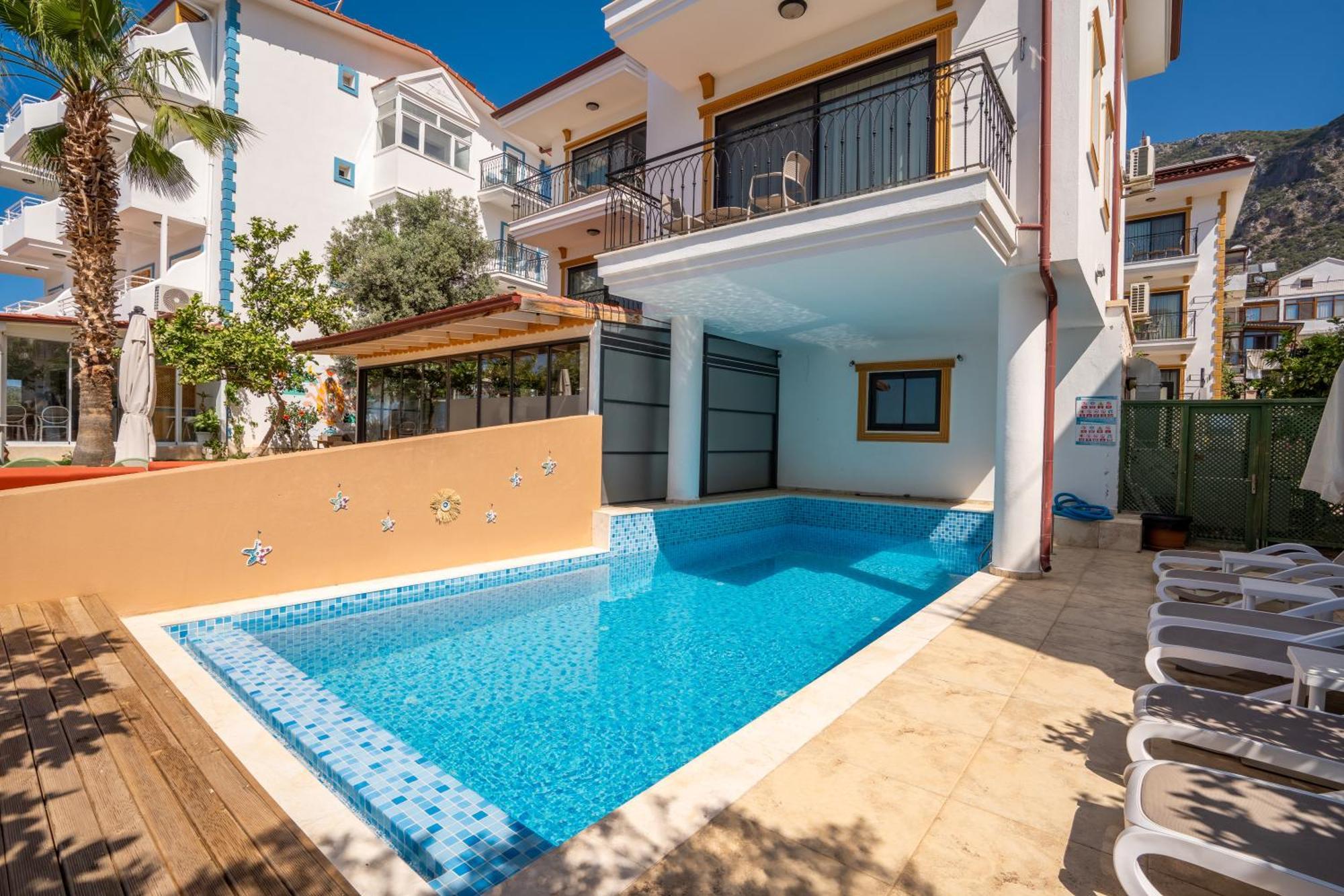 Hotel Payam 4*