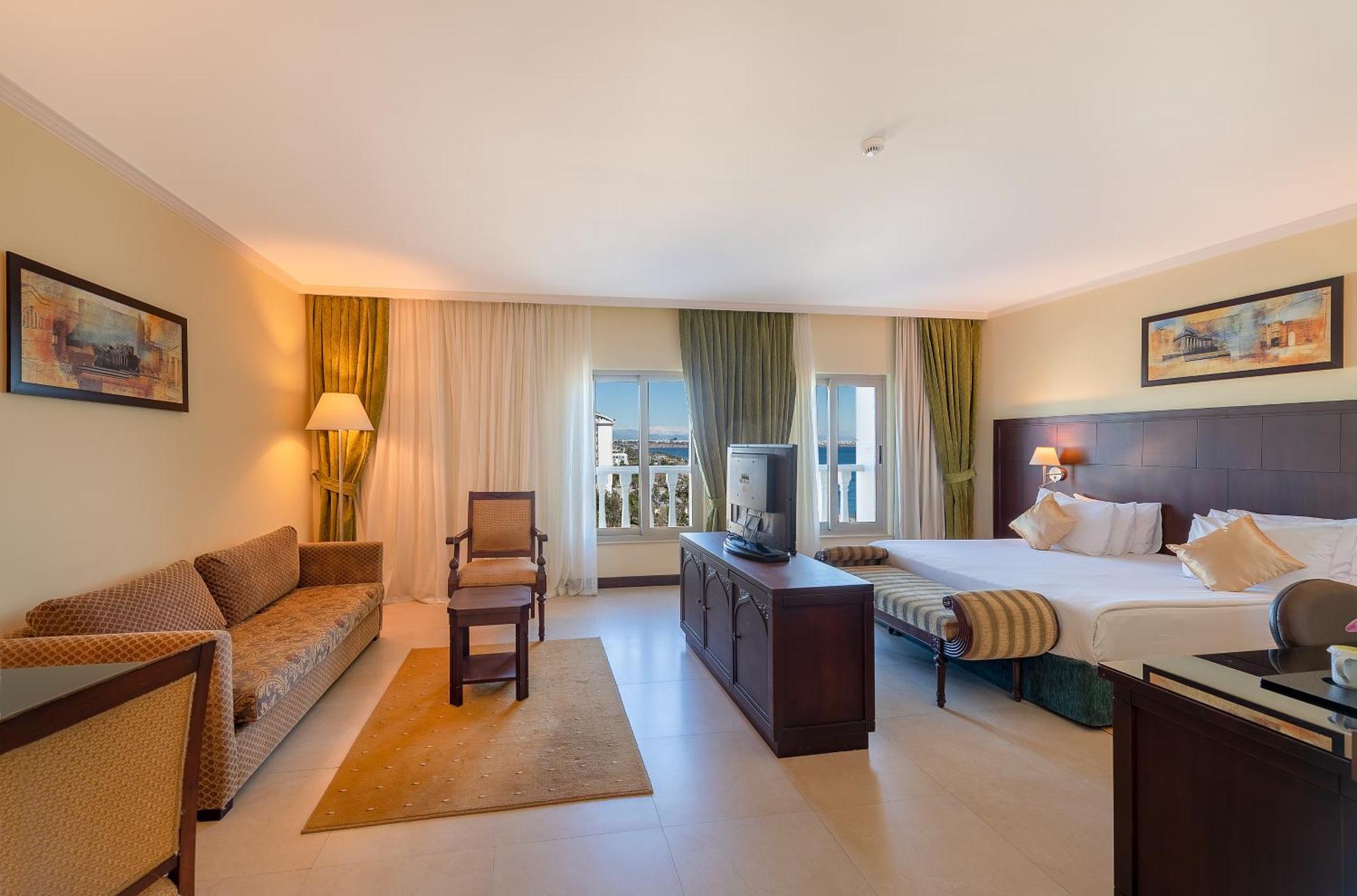 Crowne Plaza By Ihg 5* Antalya