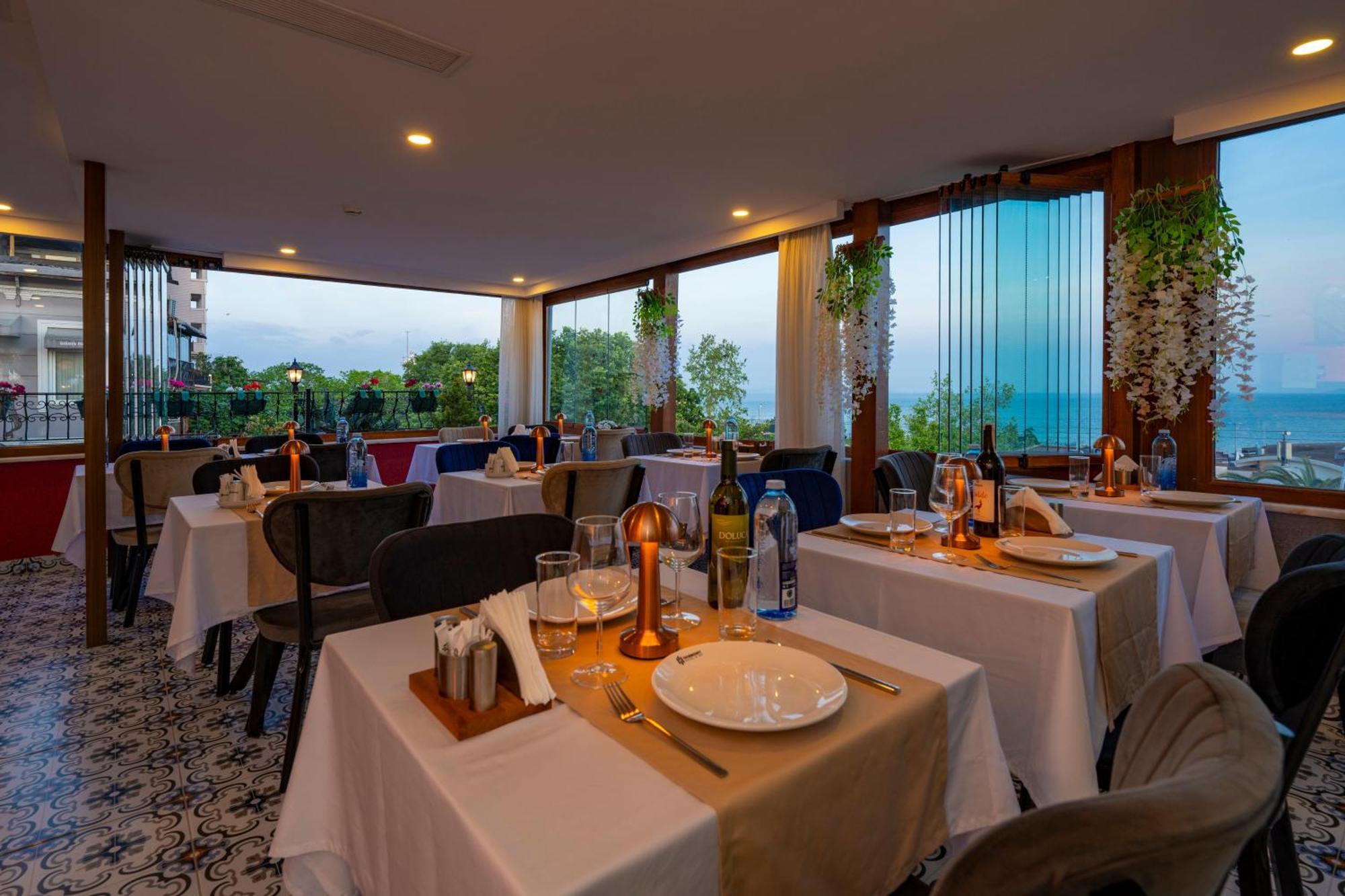 Hotel Harmony & 4*