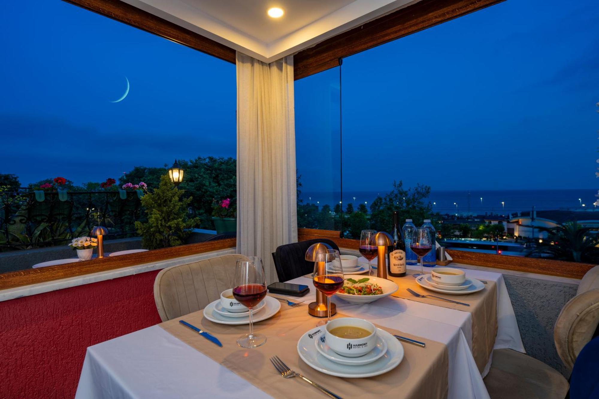 Hotel Harmony &
