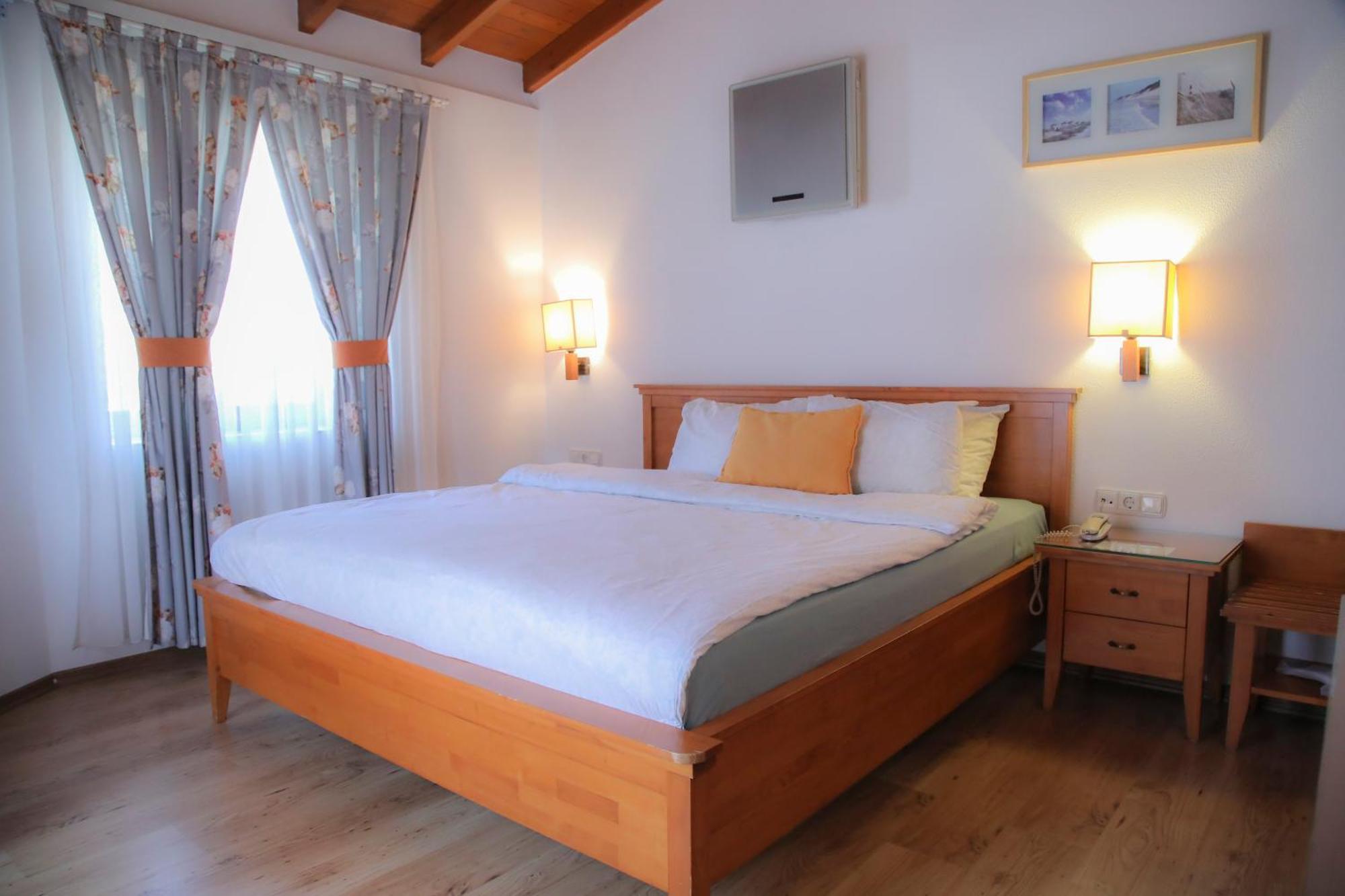Leylak 4* Alacati