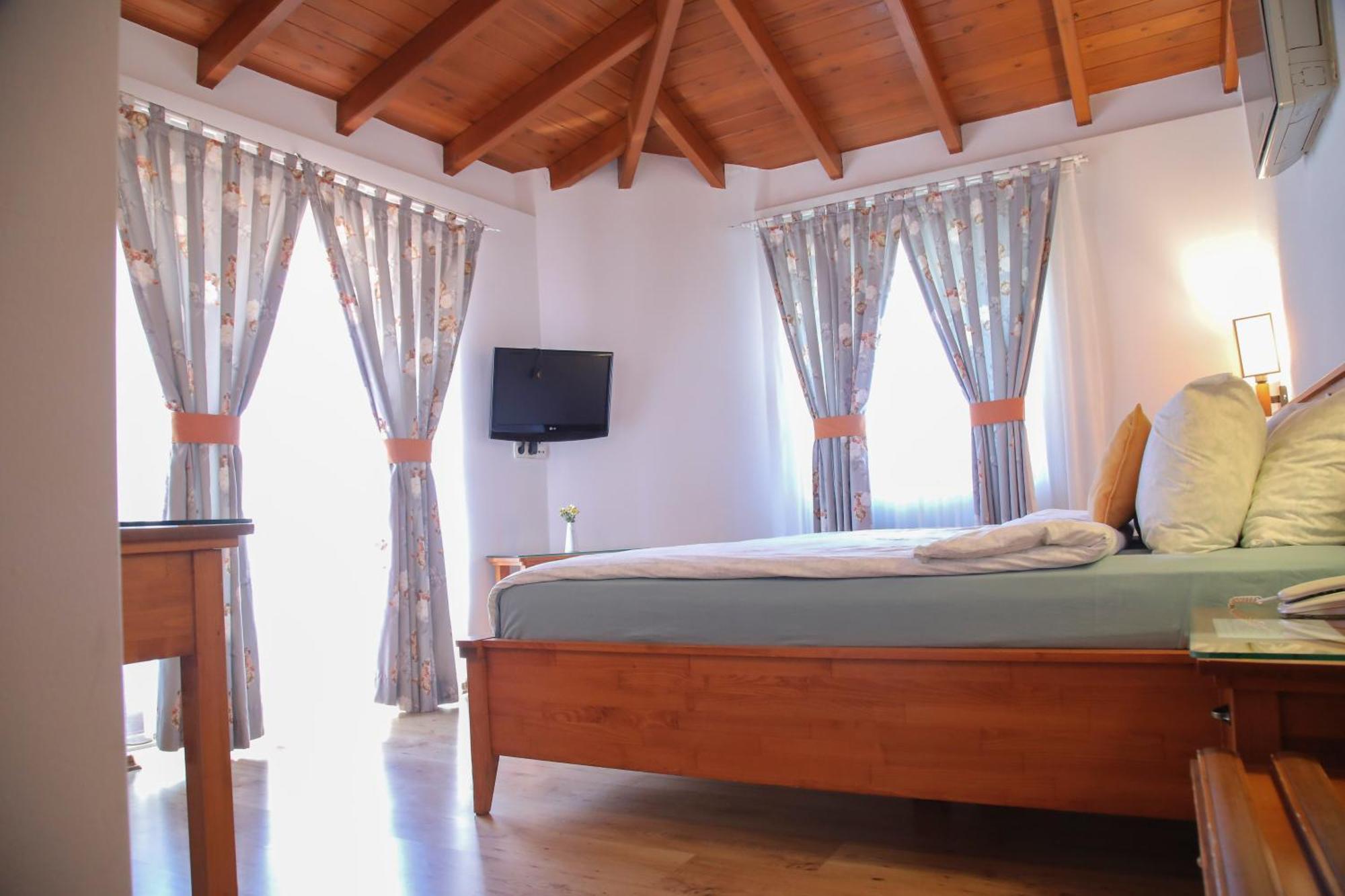 Leylak Hotel 4*