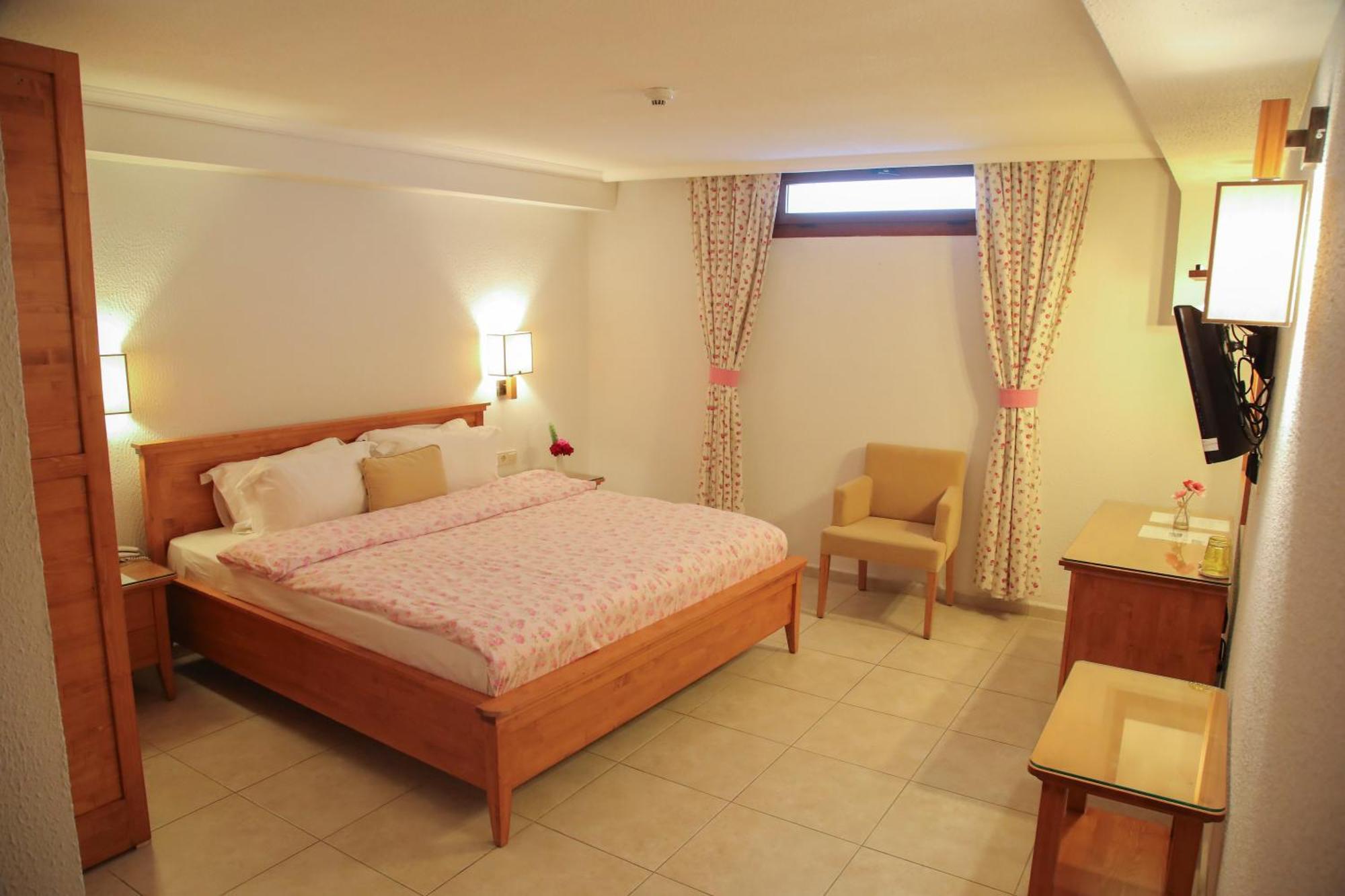 Leylak 4*