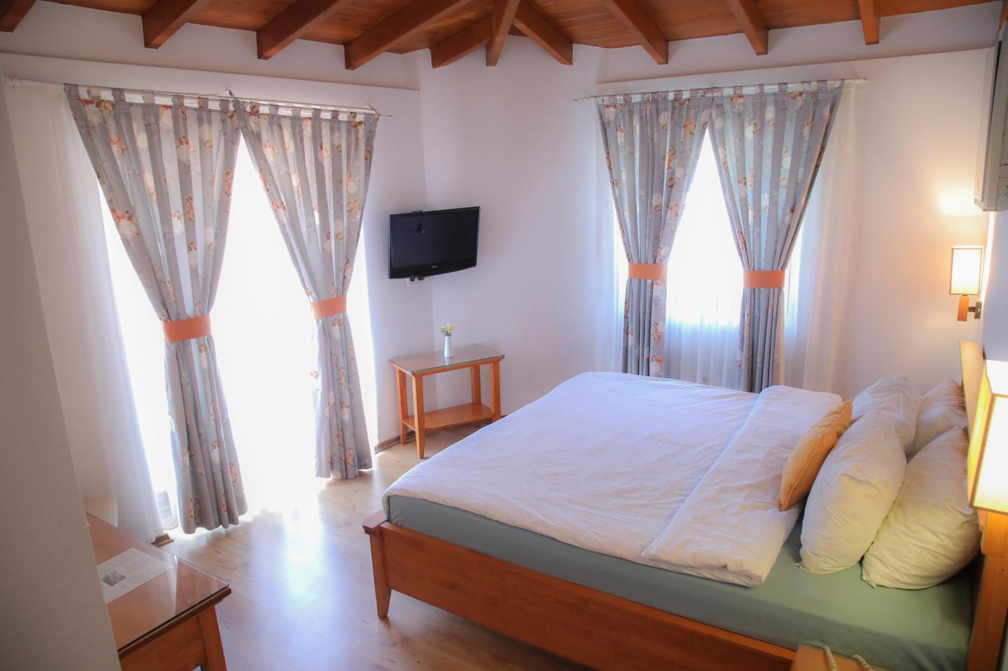 Leylak Alacati