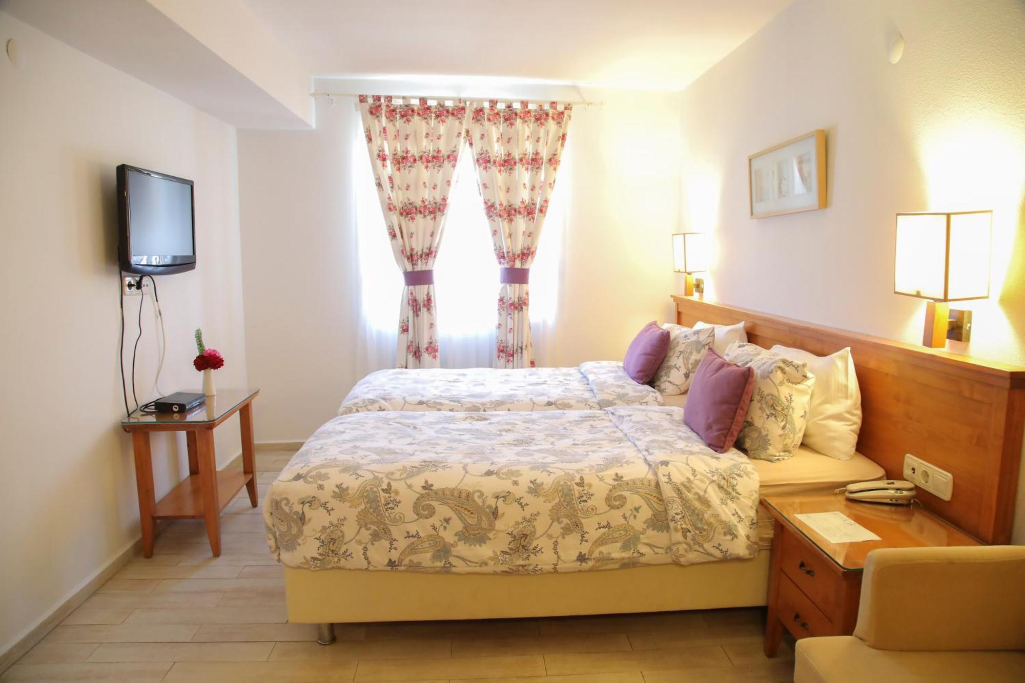 Leylak Hotel 4*
