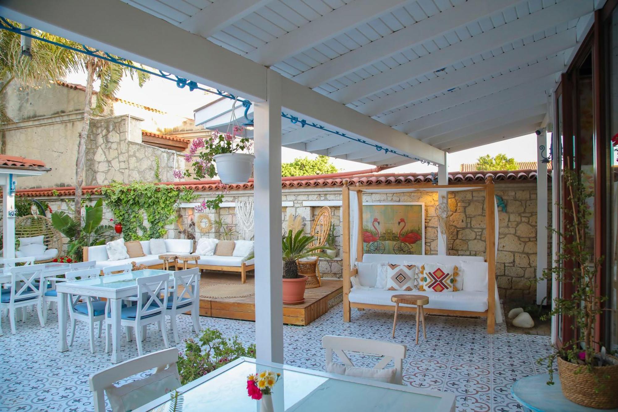 Leylak Alacati