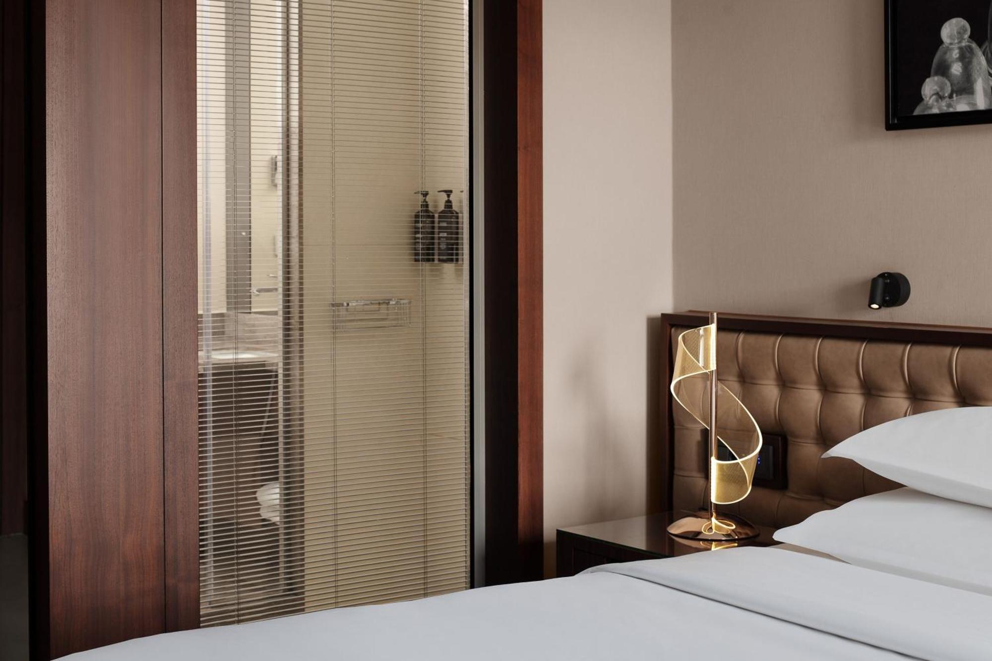 Sheraton Center Hotel 5*