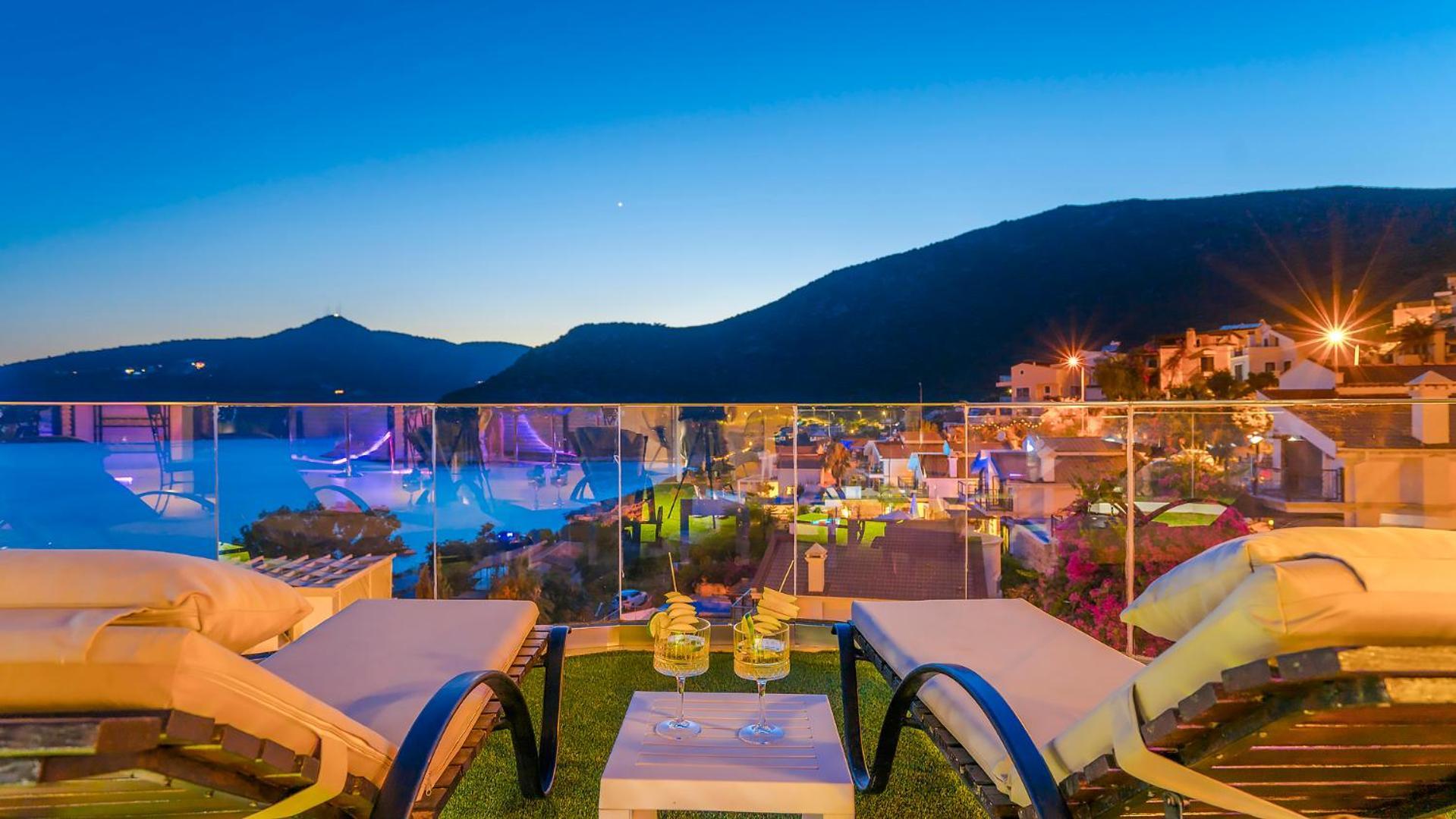 Funda * Kalkan