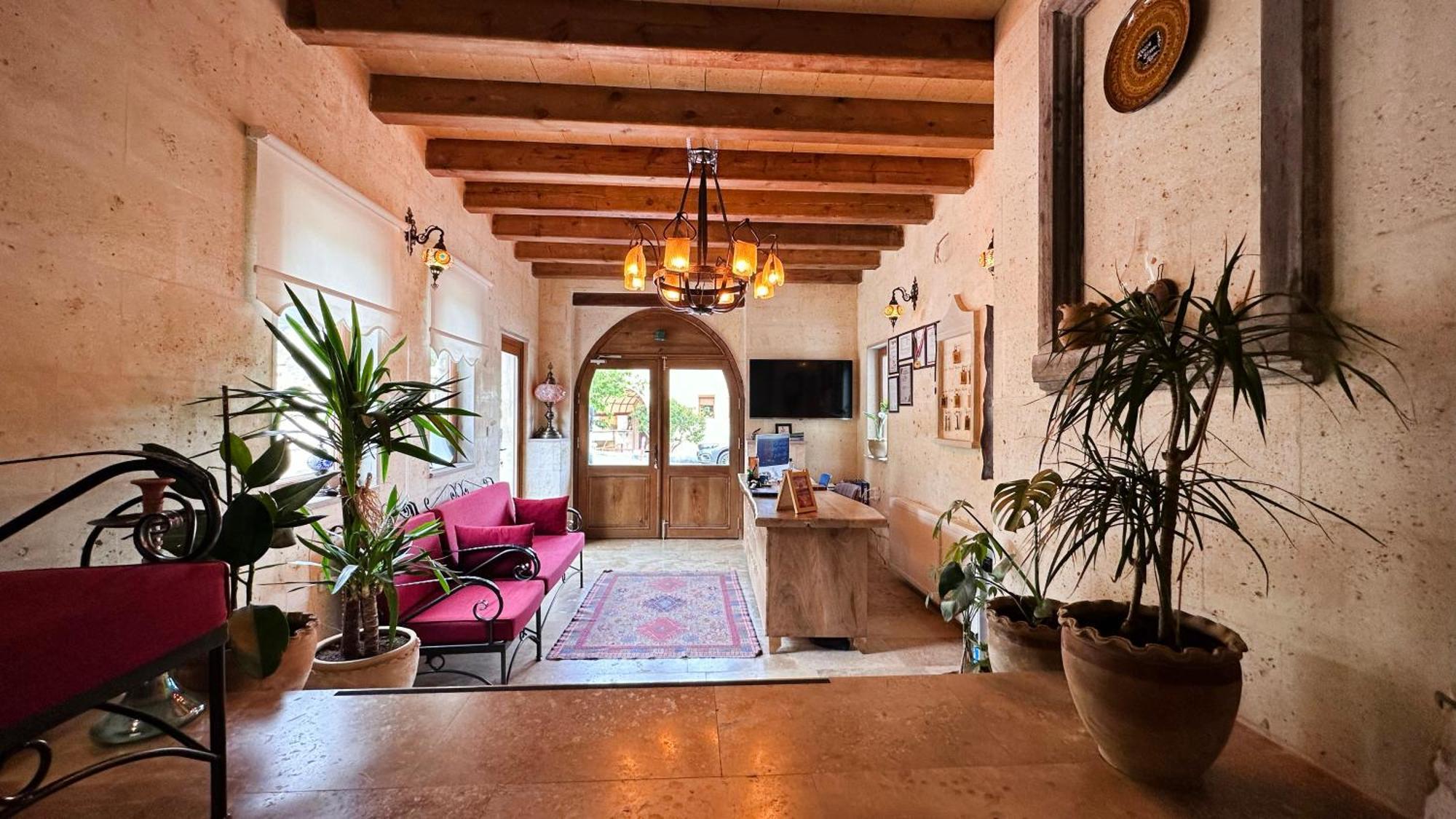 Rocca Stone House *