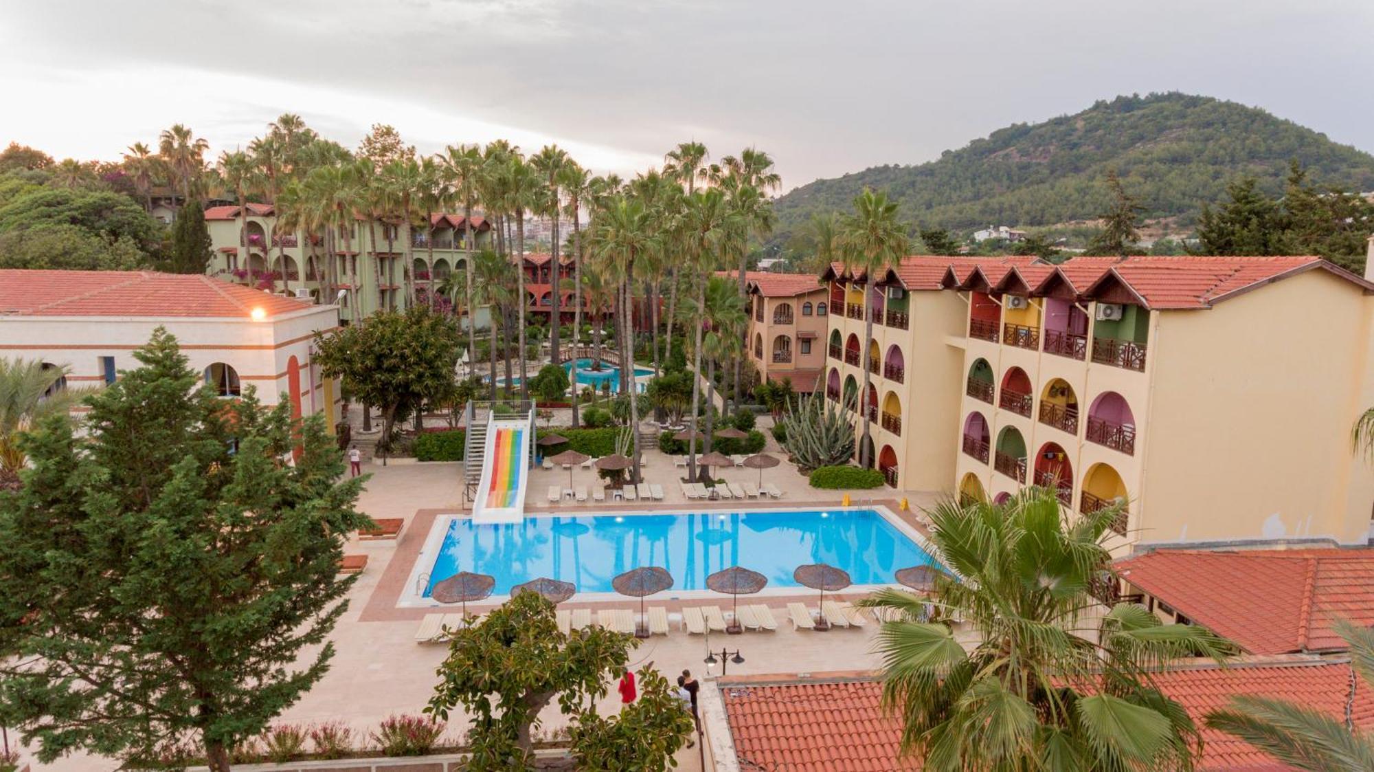 Club Tropical Hotel 4*