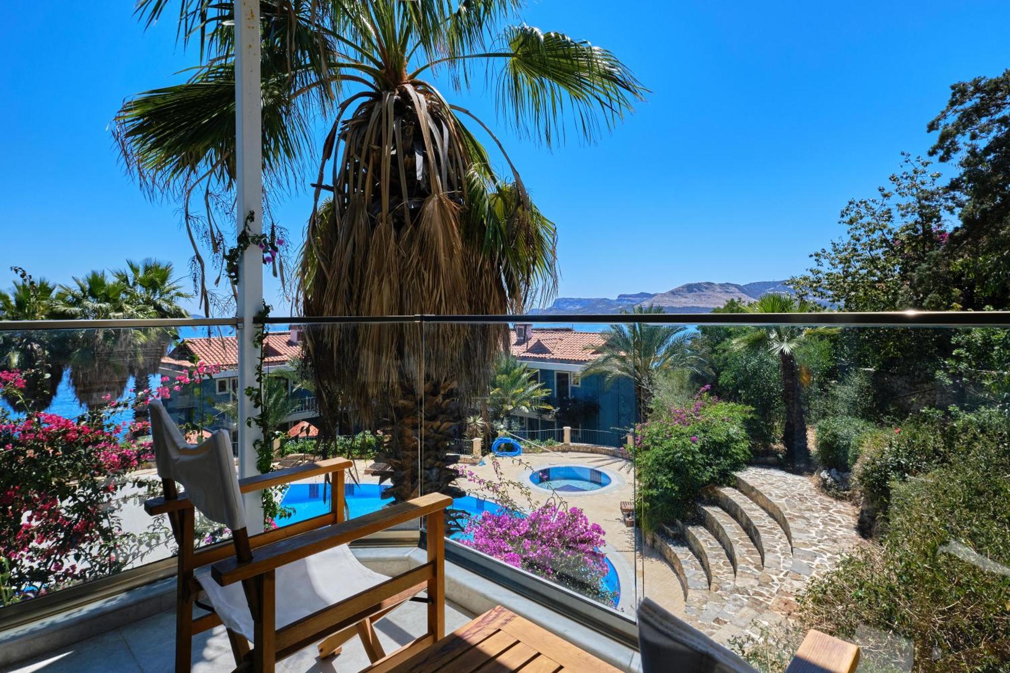 Aquarius Hotel 3*