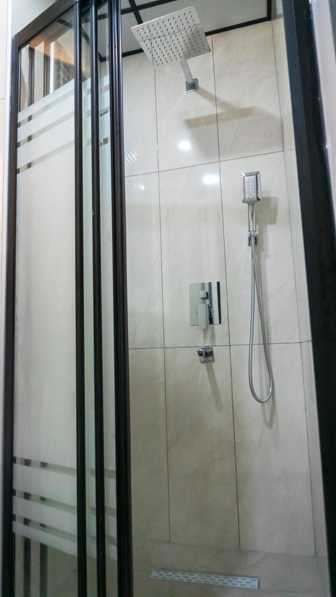 Hotel Rain
