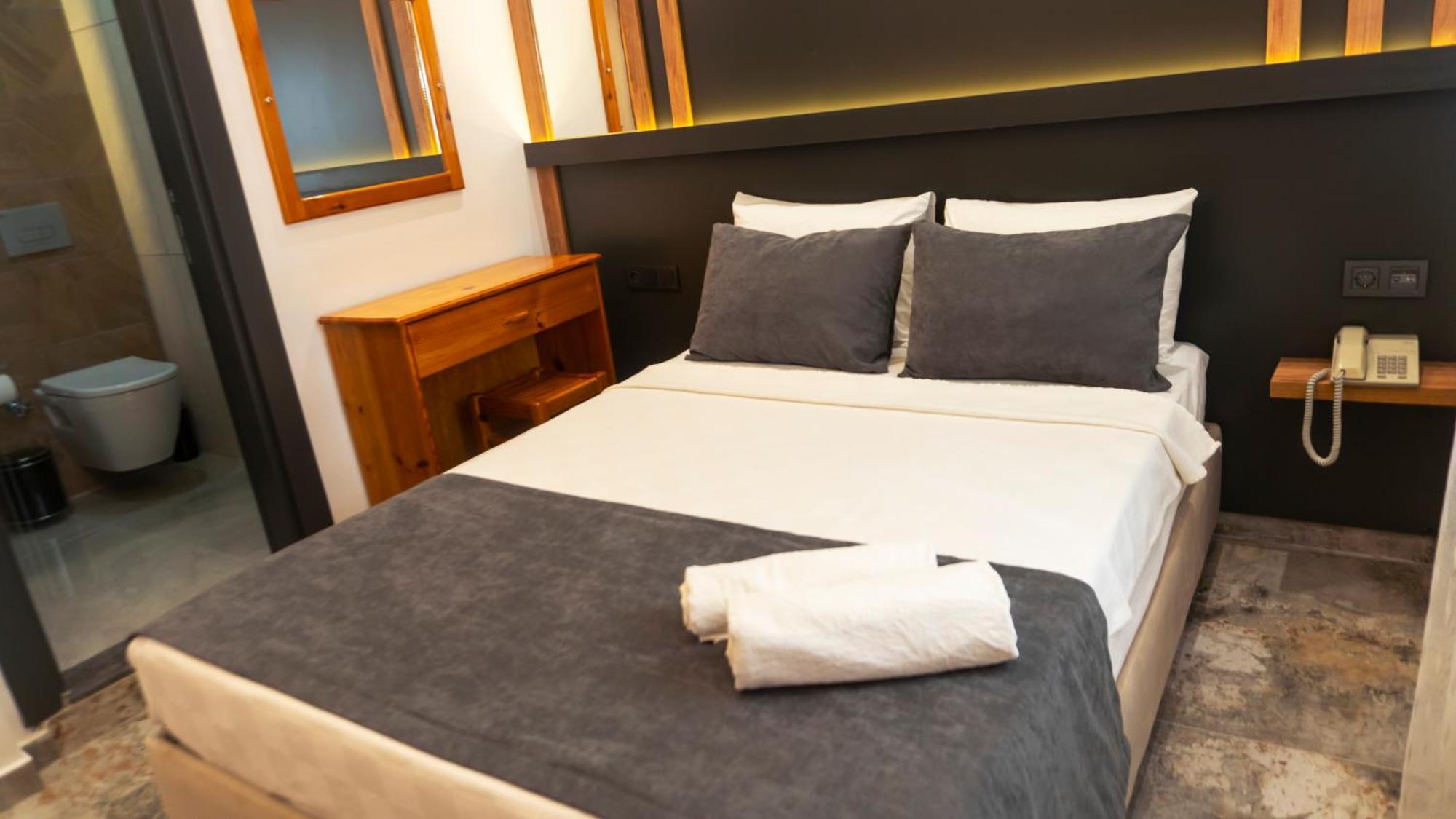 Hotel Rain 4*