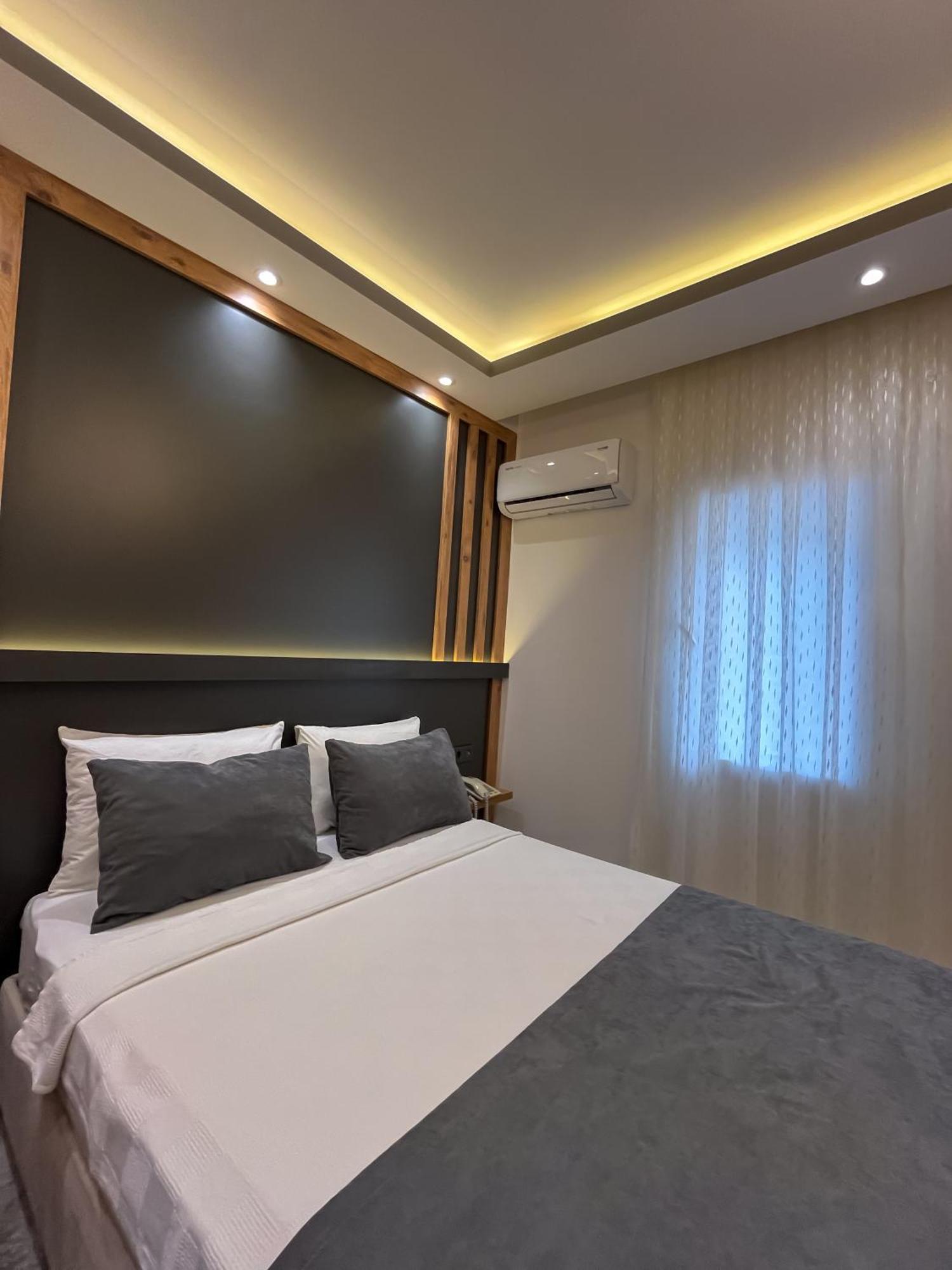 Hotel Rain 4*