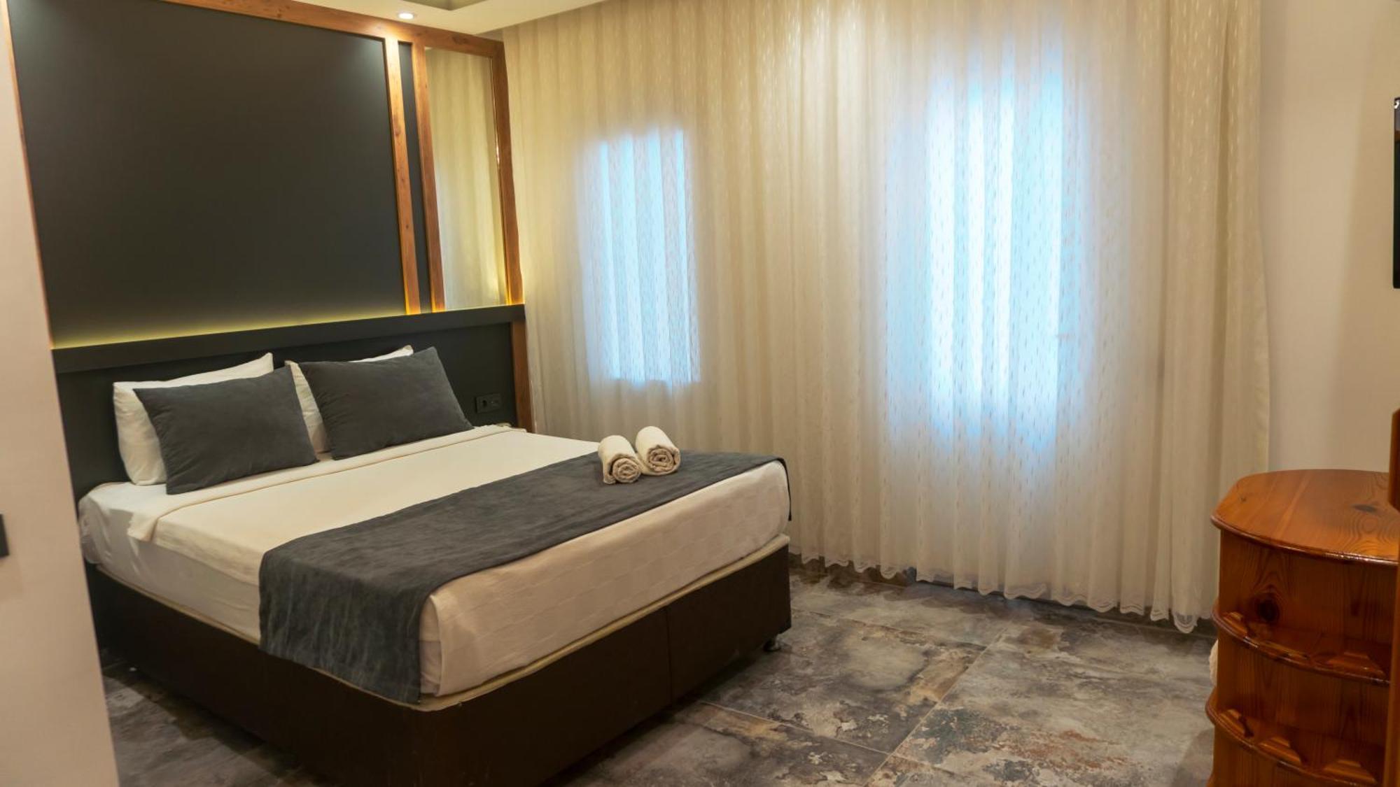 Hotel Rain