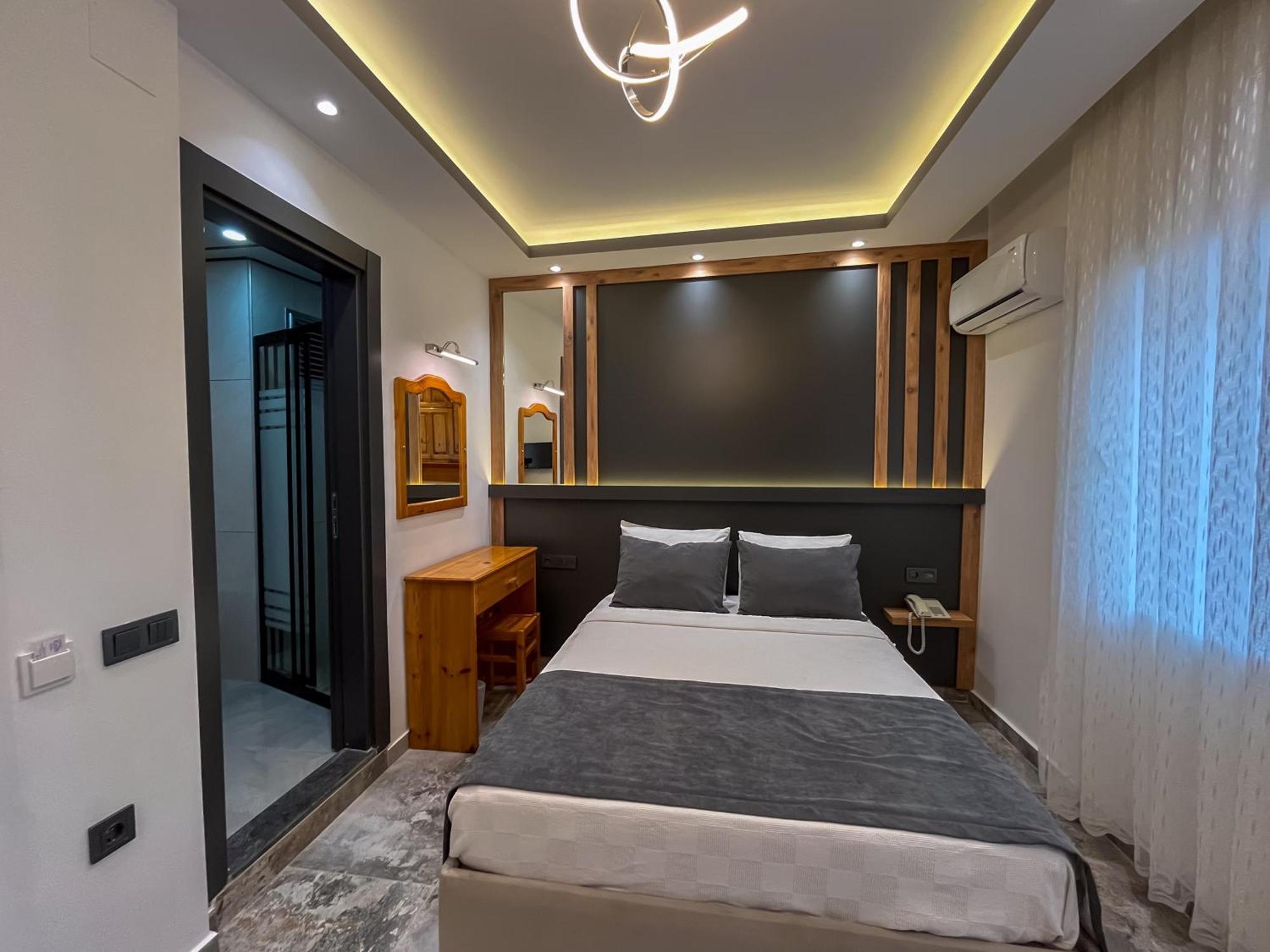 Hotel Rain 4*