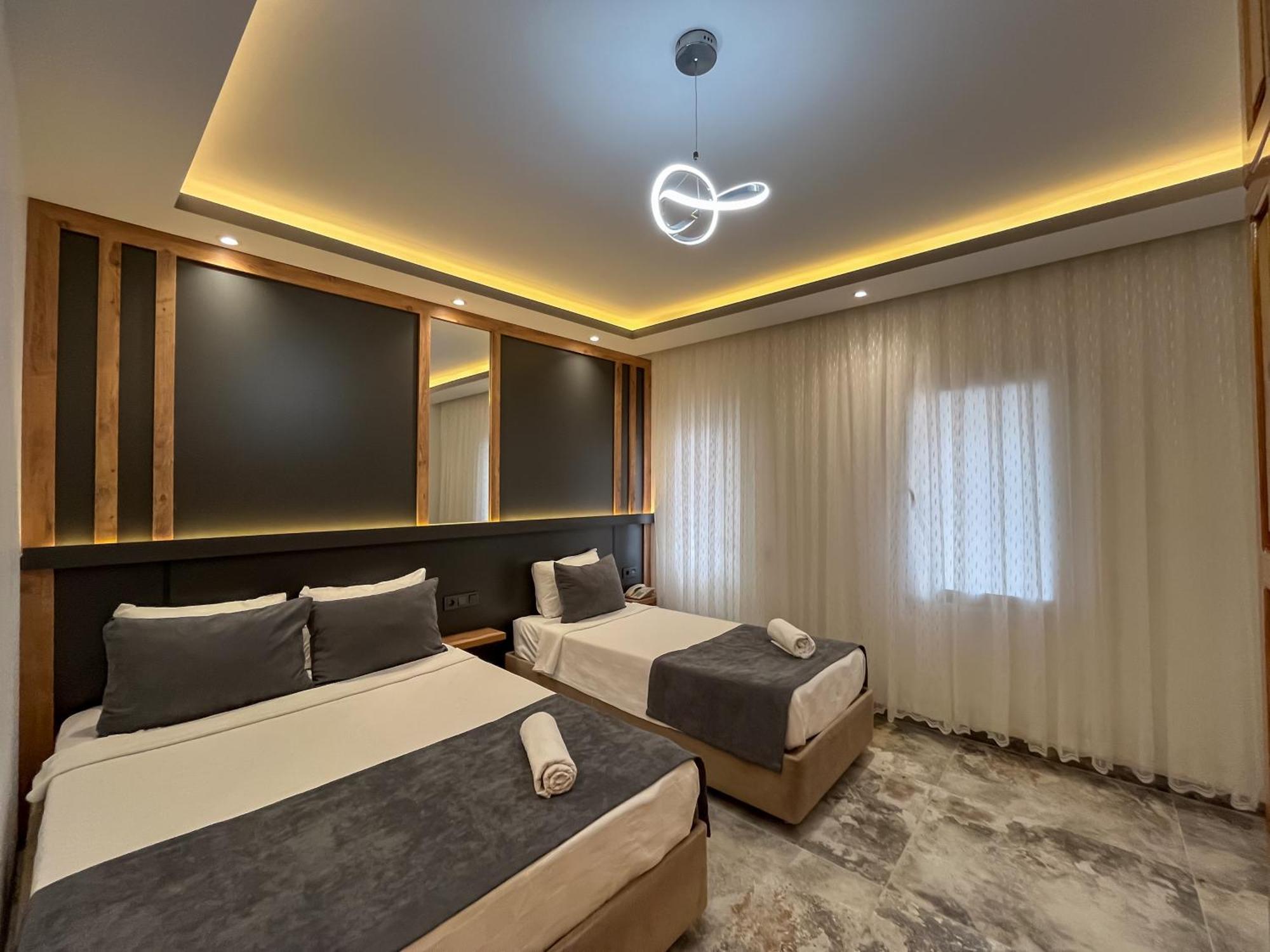 Rain Hotel 4*